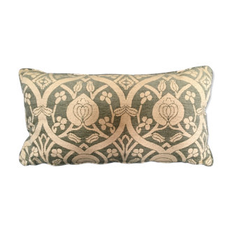 Decorative pillow case in velvet with ottoman turkish 16th century motifs