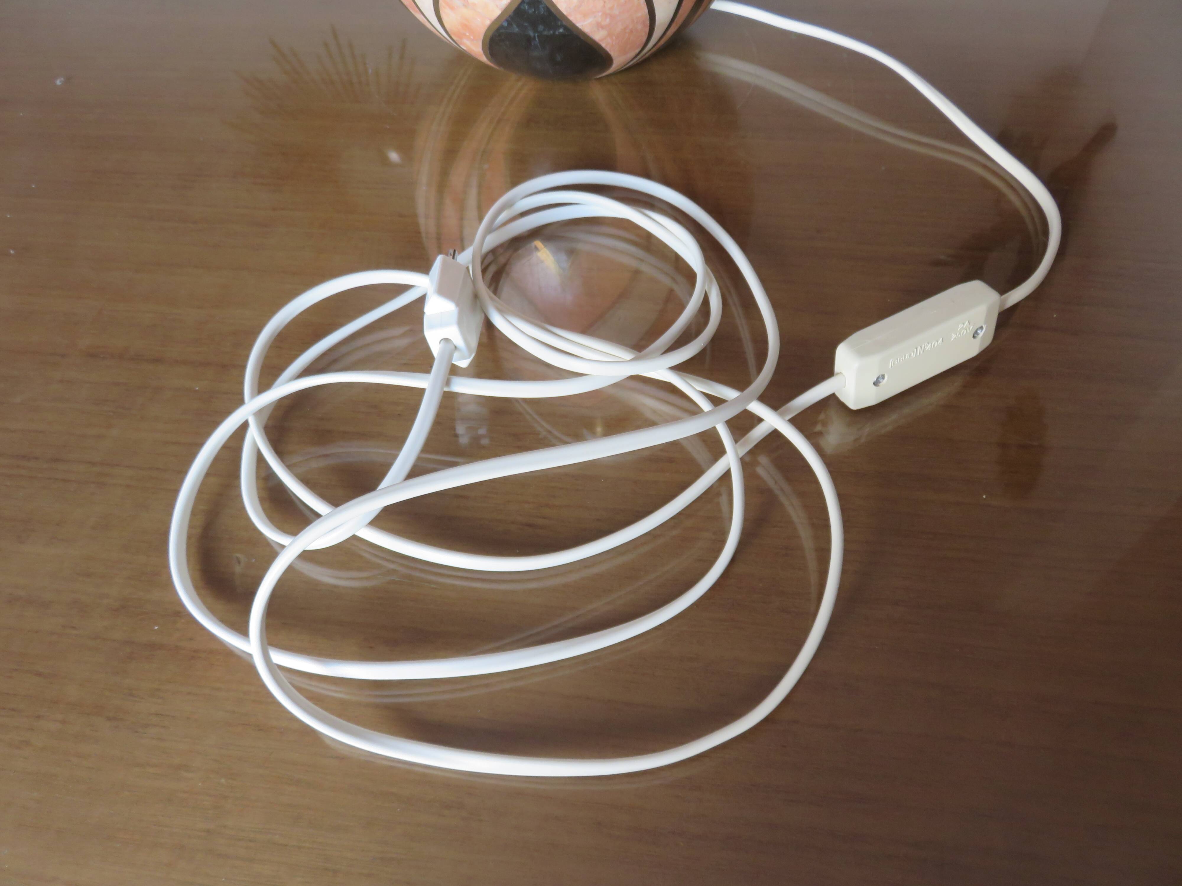Art Deco style lamp in marble veneer and brass from the 70s
