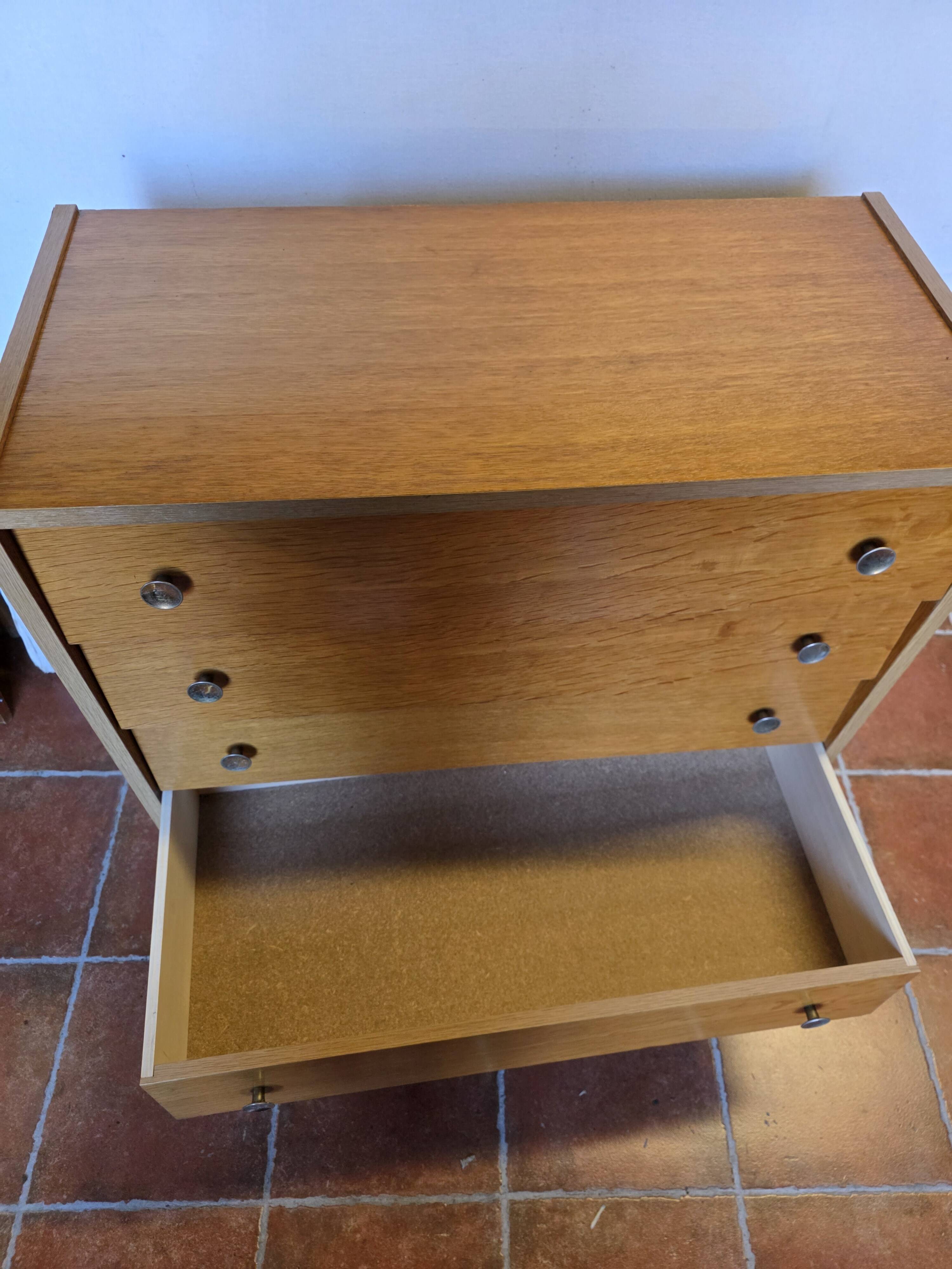 Vintage oak chest of drawers from the 1960s (4 drawers)