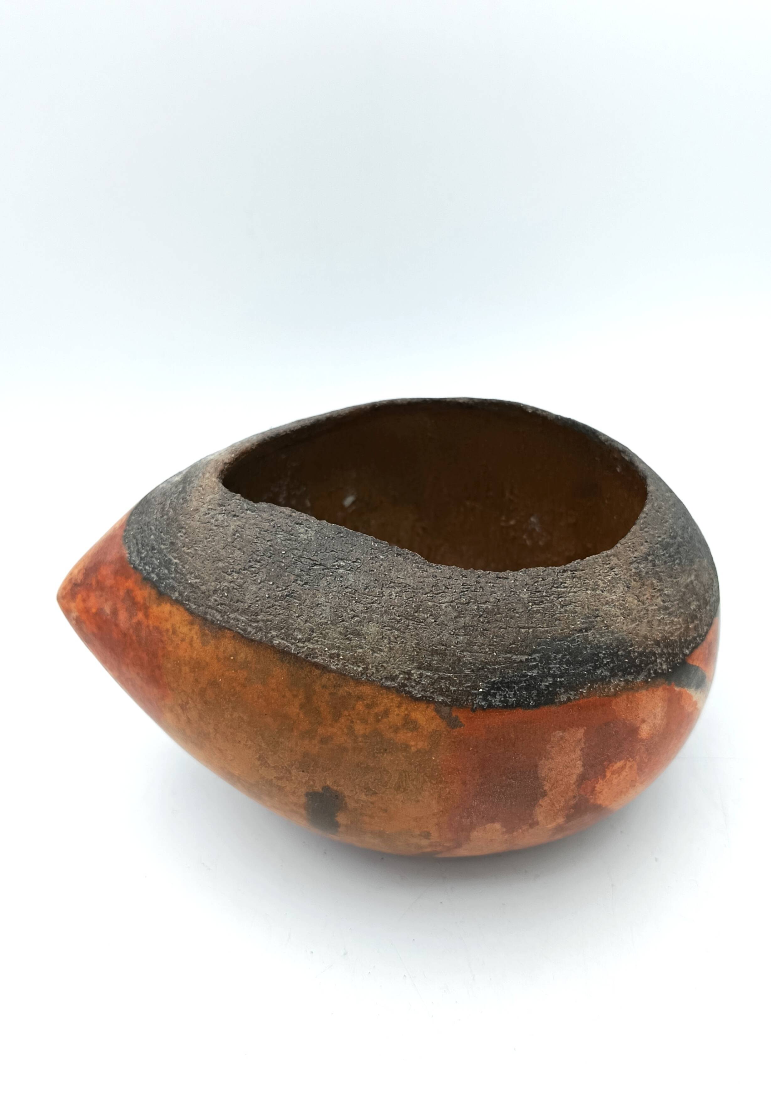 Raku ceramic vase by Anne-Sophie Dubois
