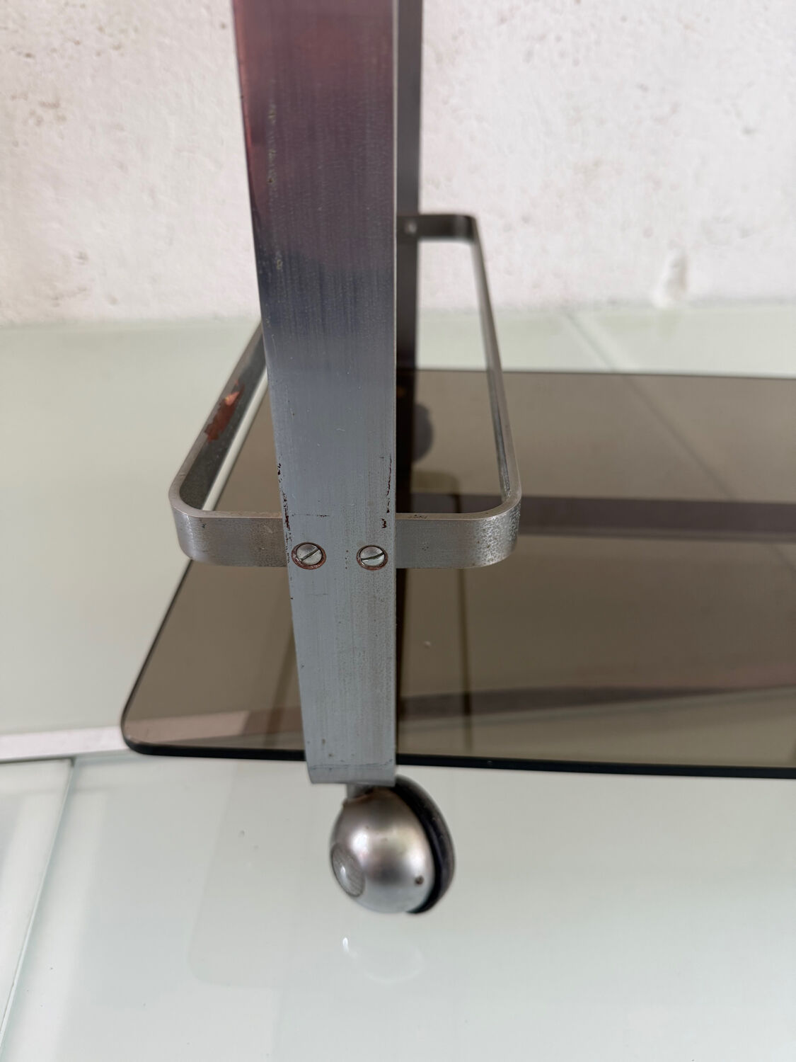 Metal dessert table