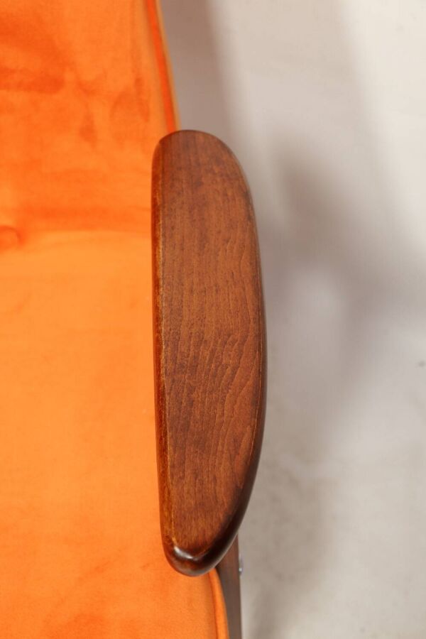Fauteuil scandinave en velours orange par Chierowski, 1962