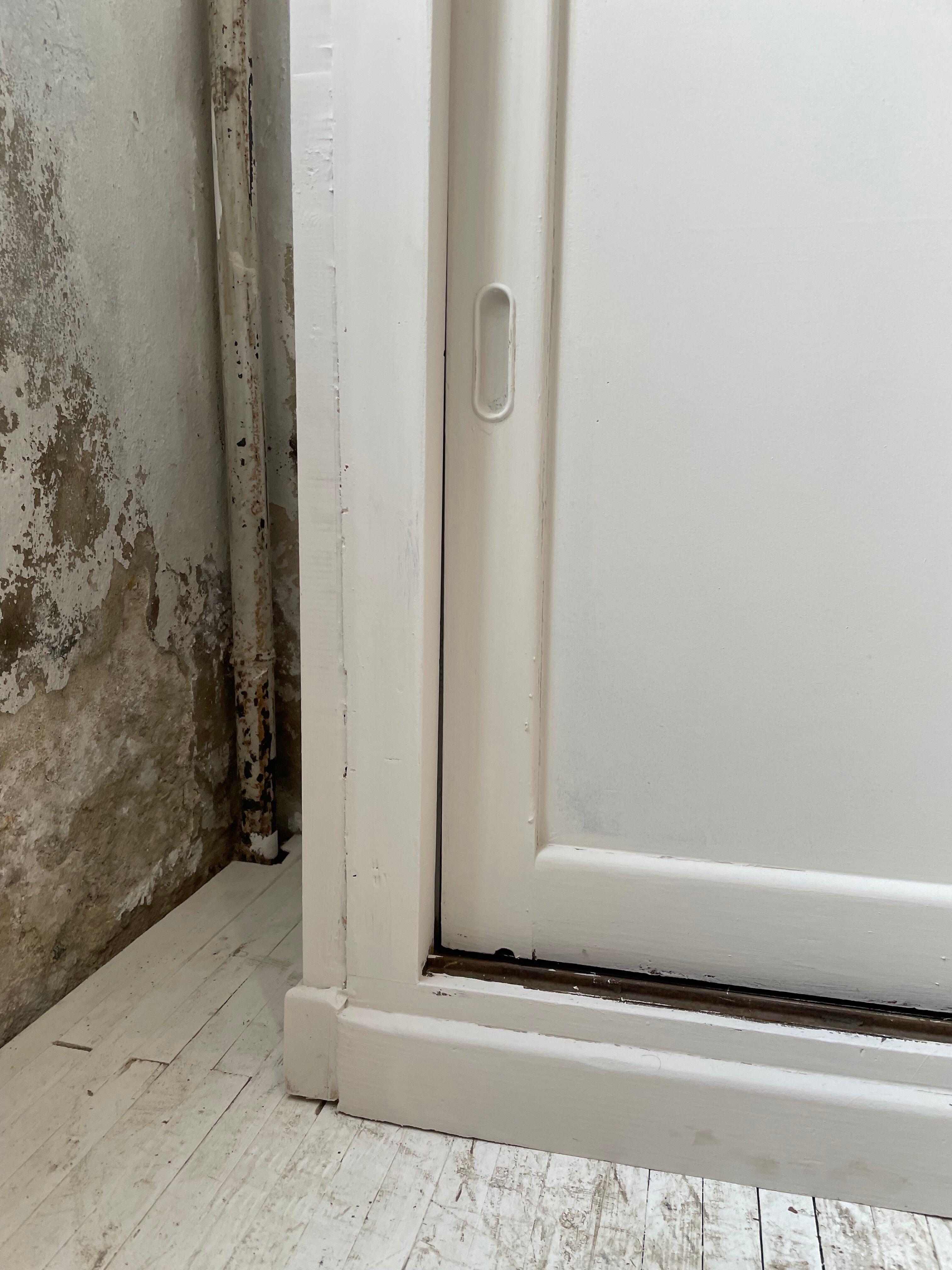 Library showcase ivory white sliding doors