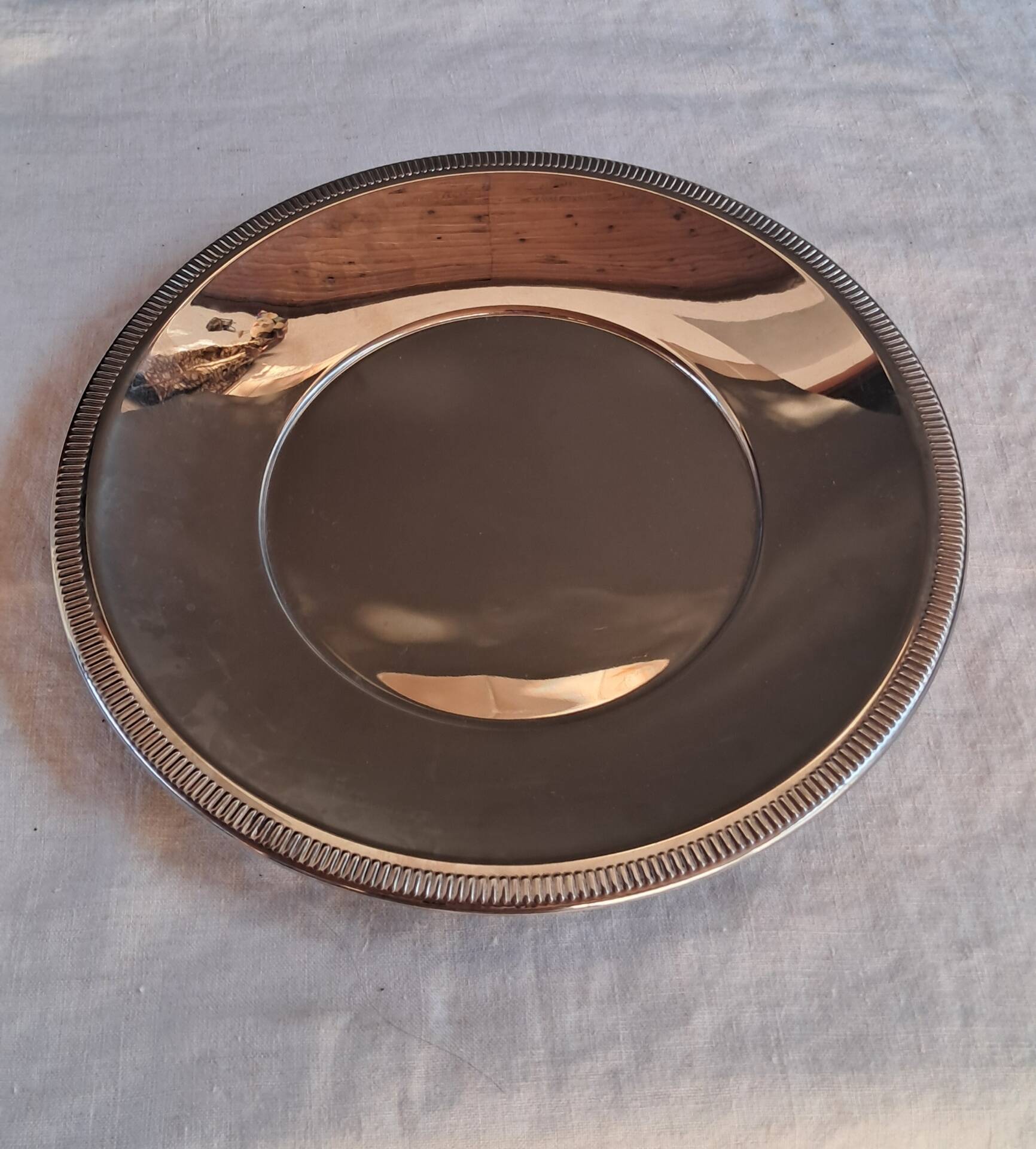 Round serving platter in 18/10 stainless steel "Perles" with original box – Jea