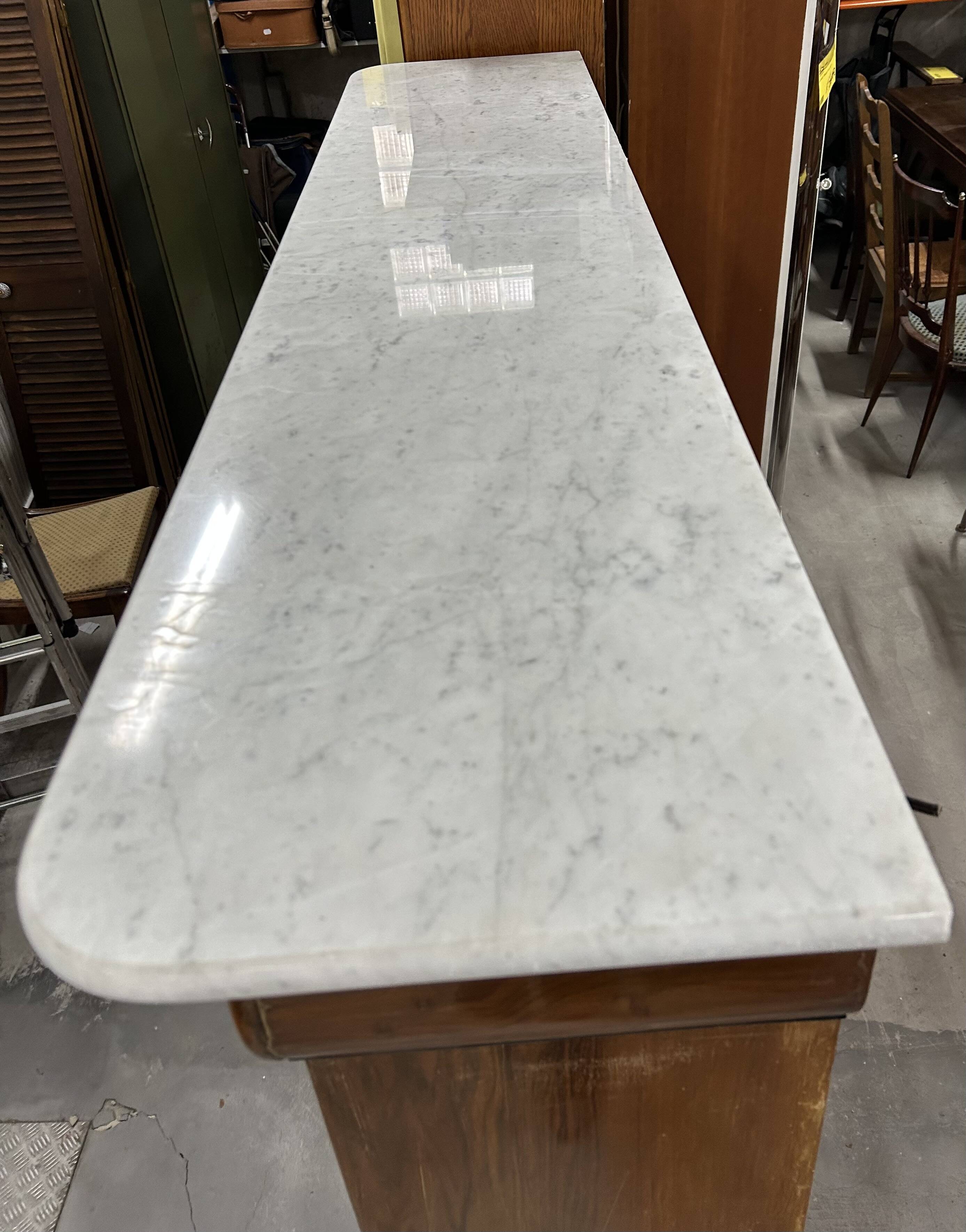 Vitrine Louis Philipe