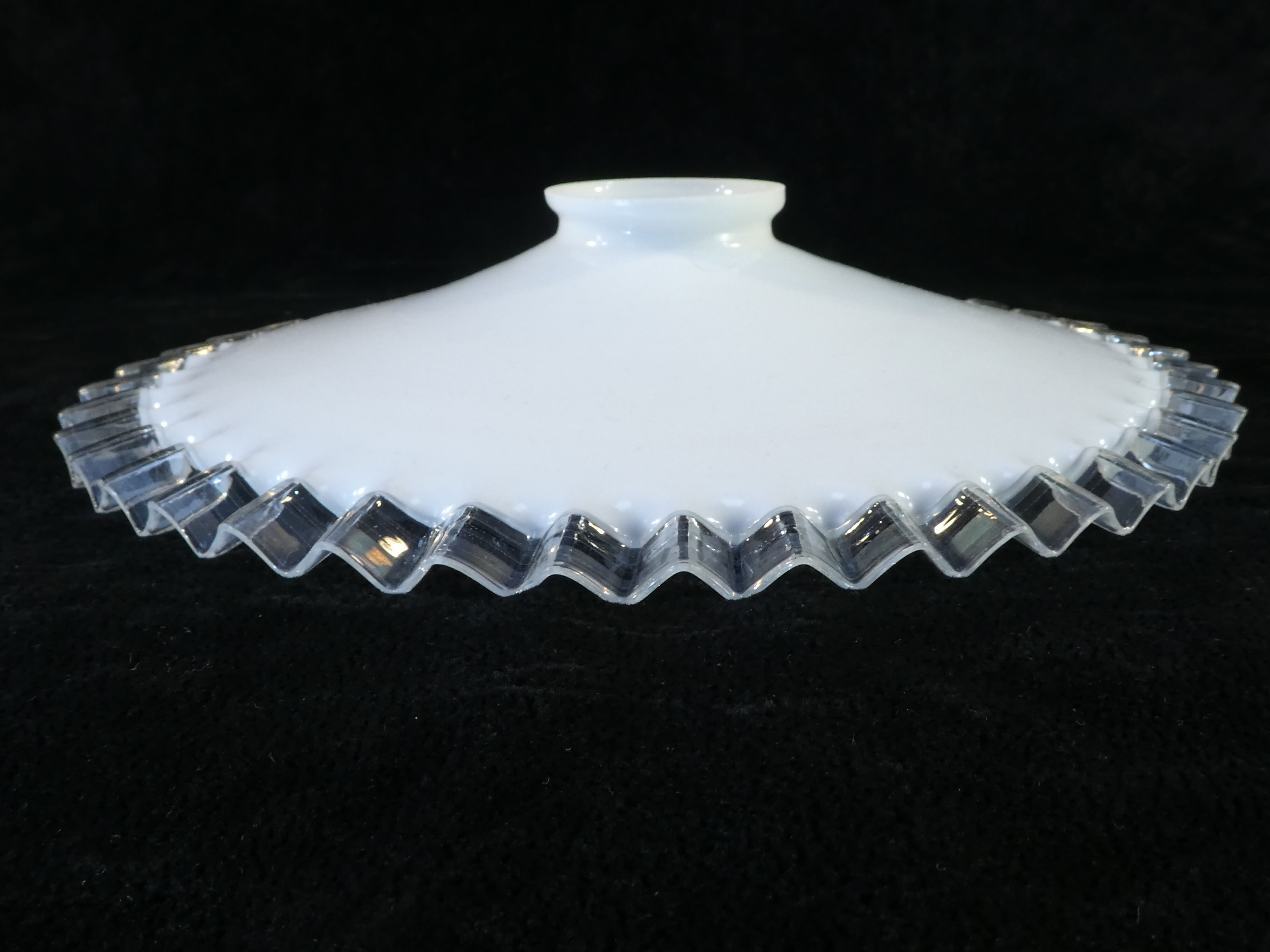 Old lampshade in opaline monte and drop nº1
