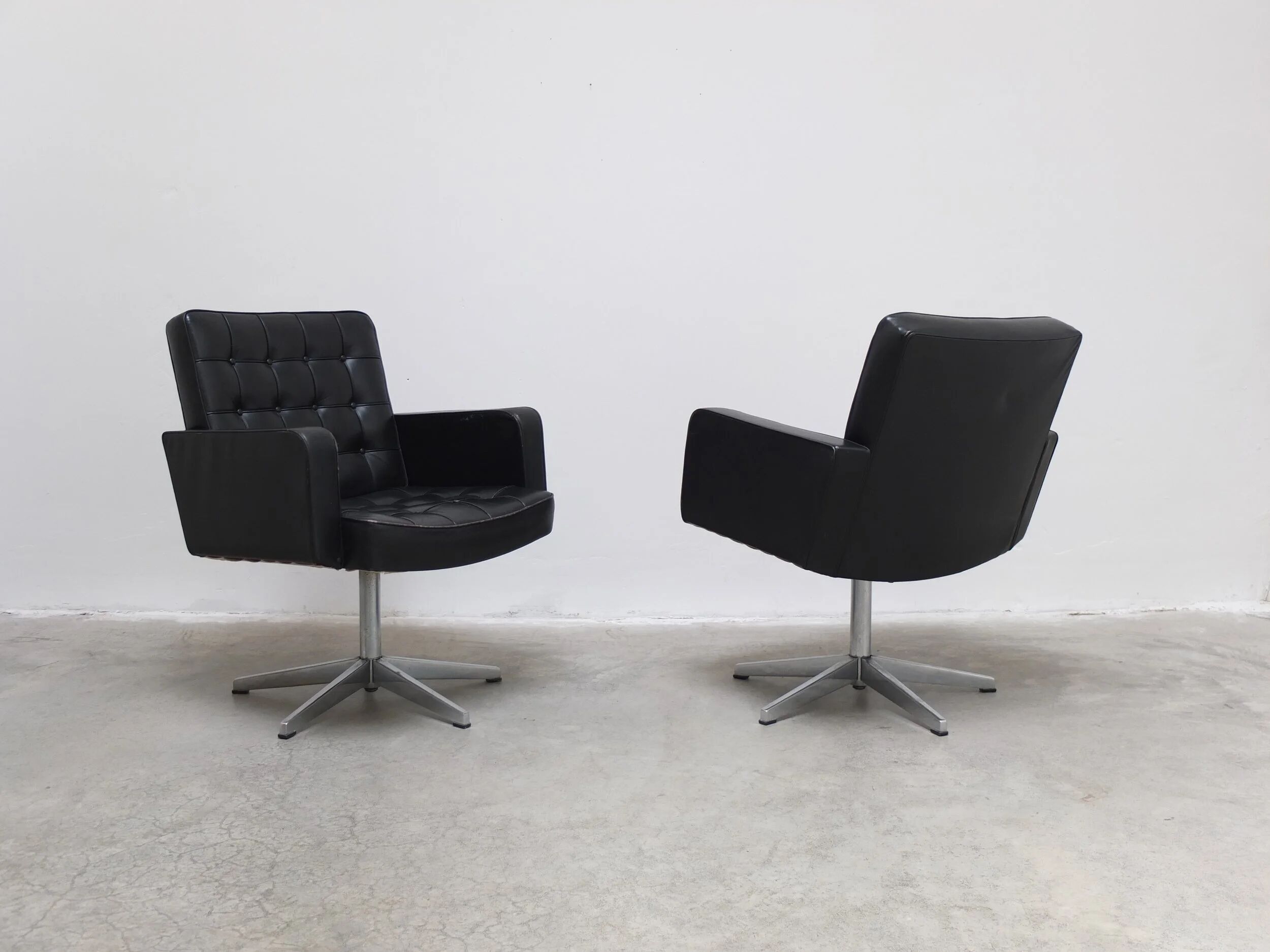 Set of 3 Executive Chairs by Vincent Cafiero for Knoll International, 1960s