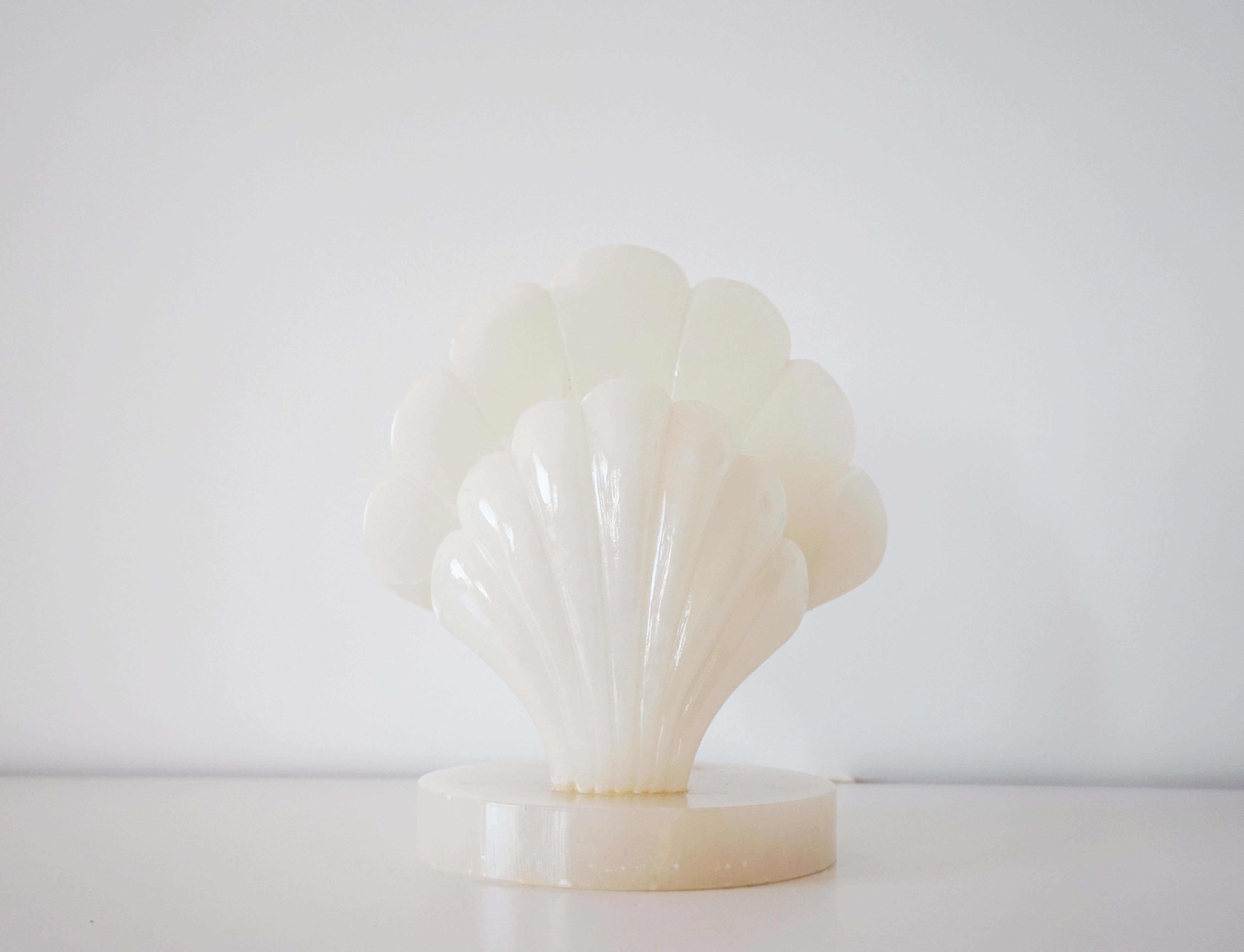 Alabaster shell lamp