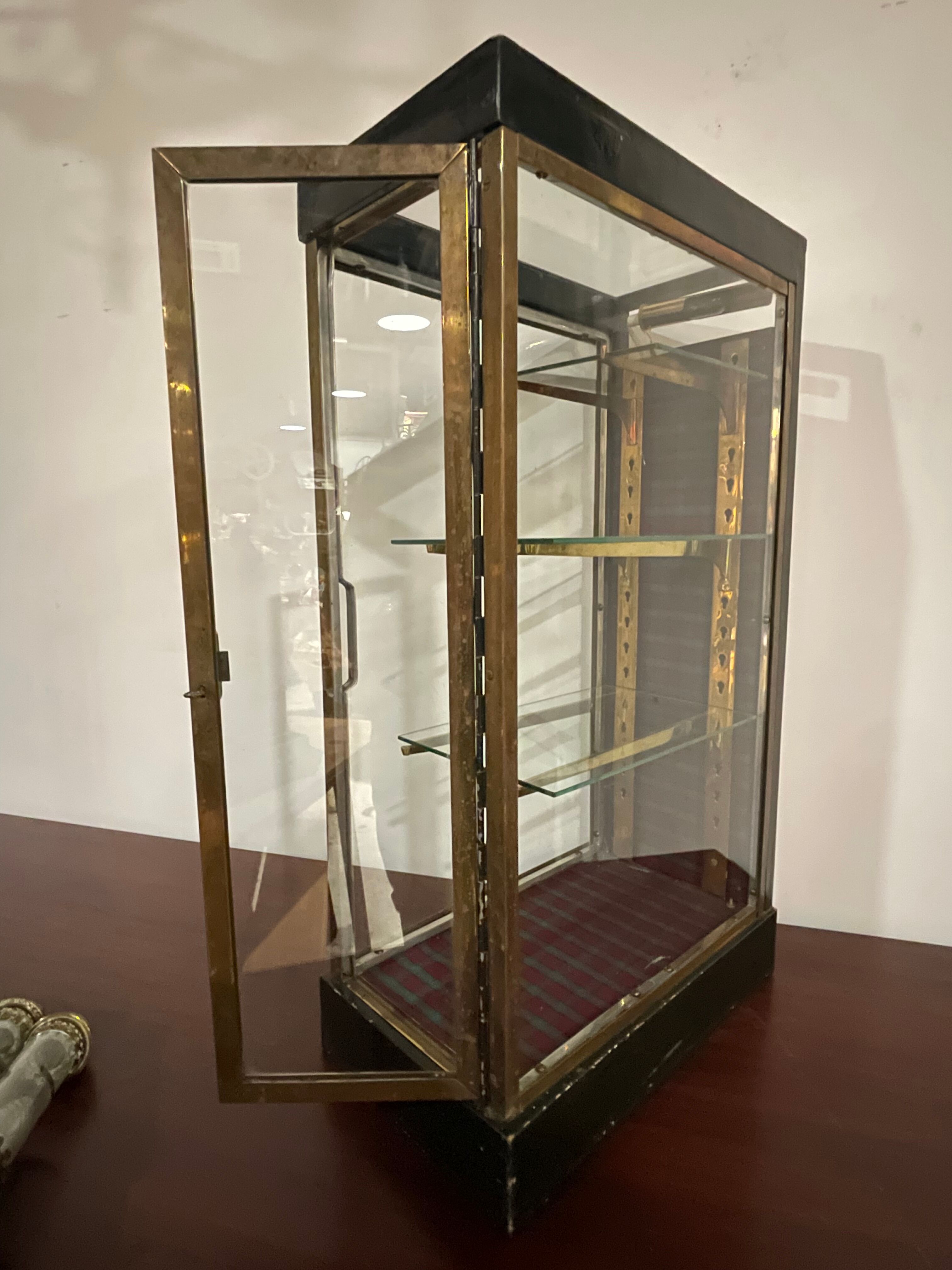 Small showcase trade brass art deco 1930'