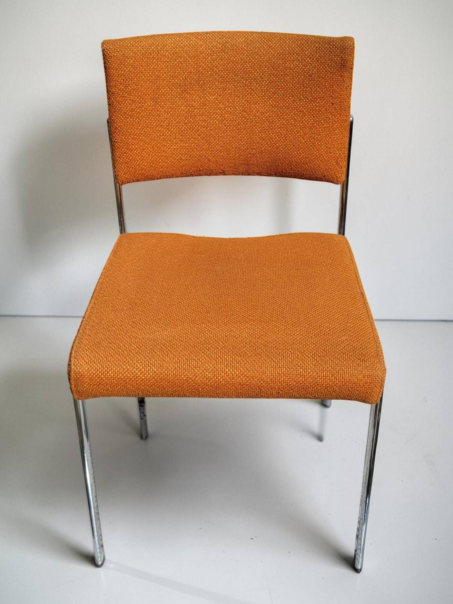Chaise vintage design, structure tubulaire chromée, années 1960-1970