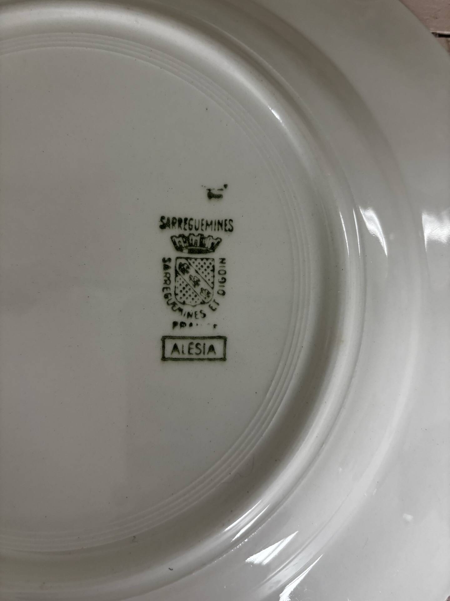 Old round serving dish Digoin Sarreguemines Alesia