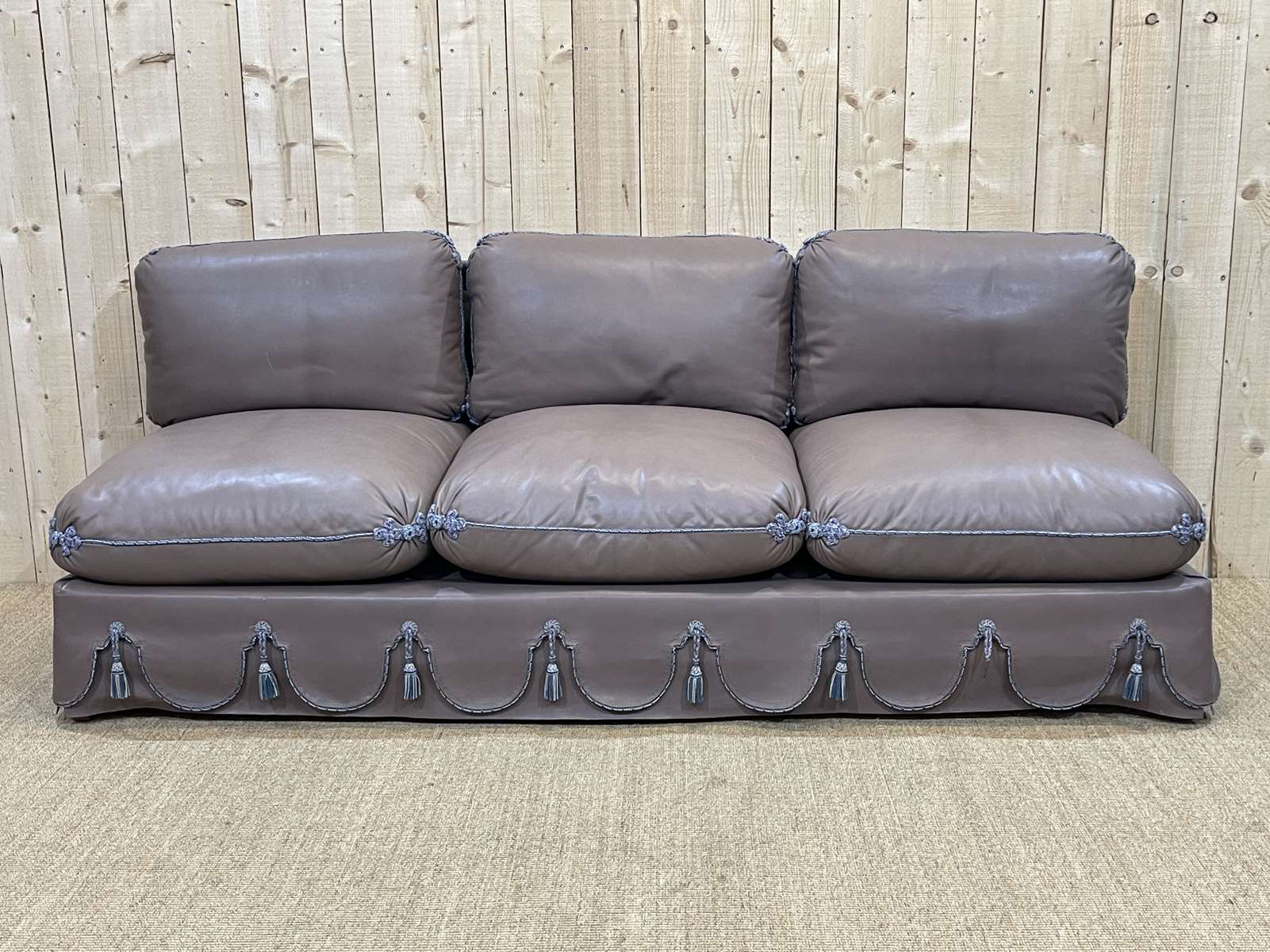 3-seater leather sofa made in the 70s