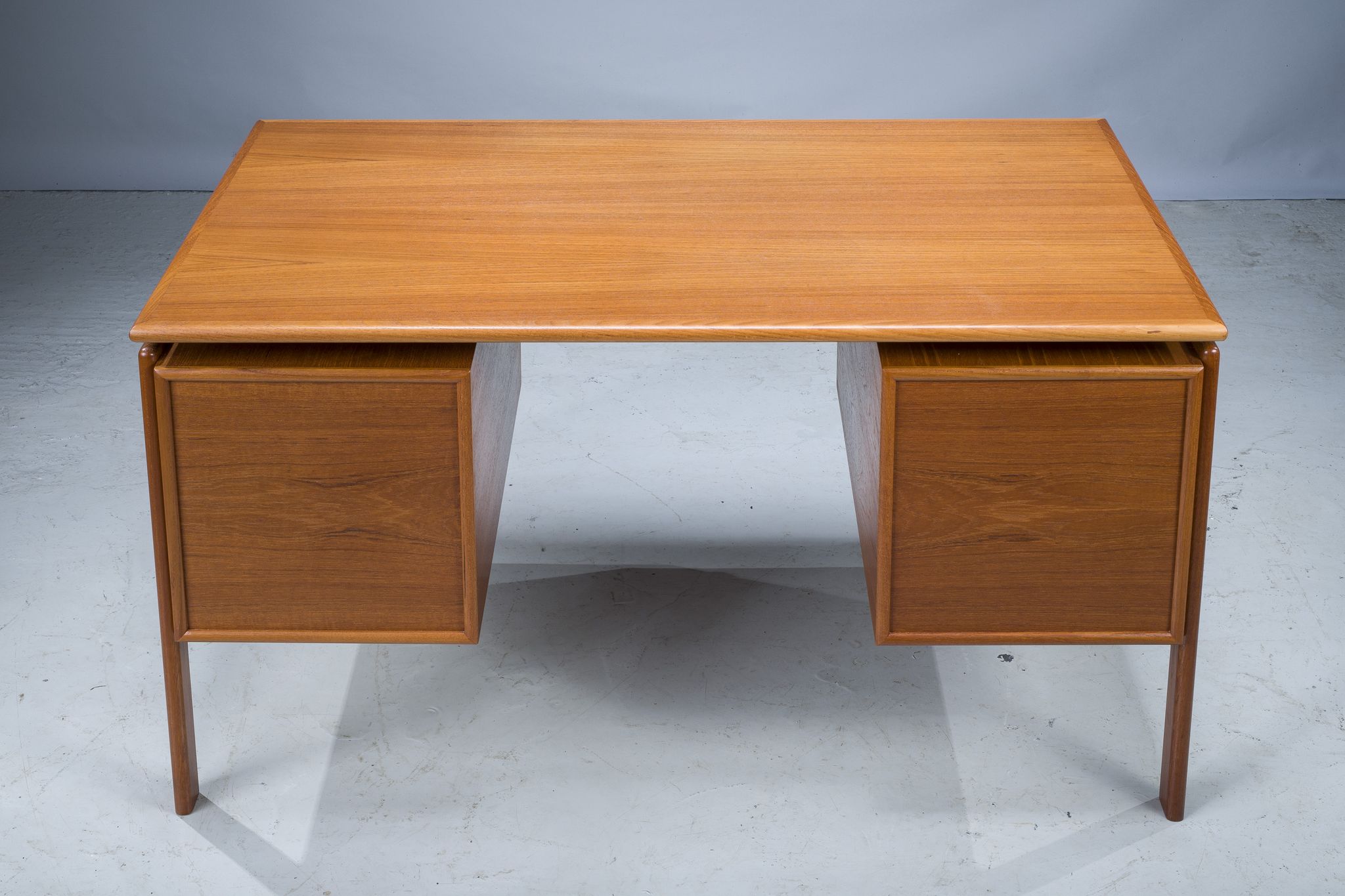 Mid-century teak freestanding desk from GV Møbler, 1960s