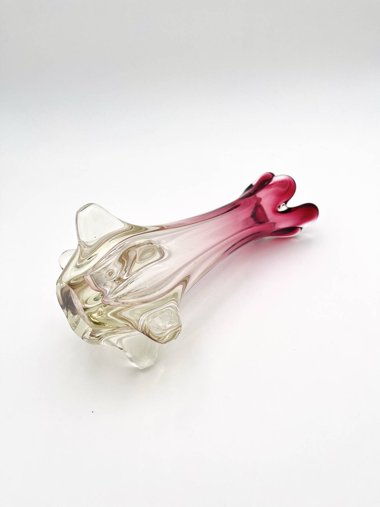 Murano Sommerso Vase Sculpture "Chambord" – Ruby Red & Champagne