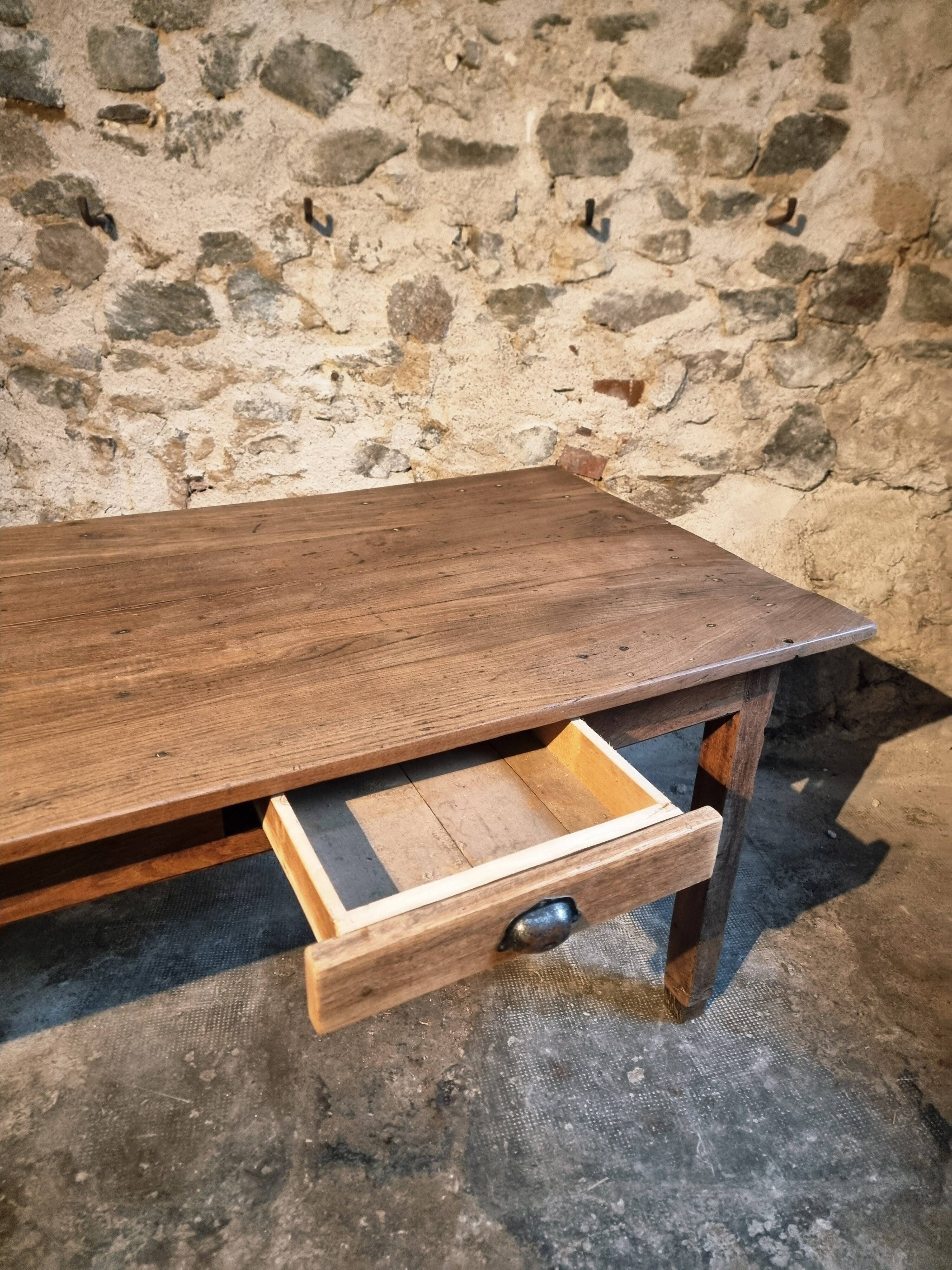 Table de ferme française ancienne en chêne avec deux tiroirs — XIXe siècle