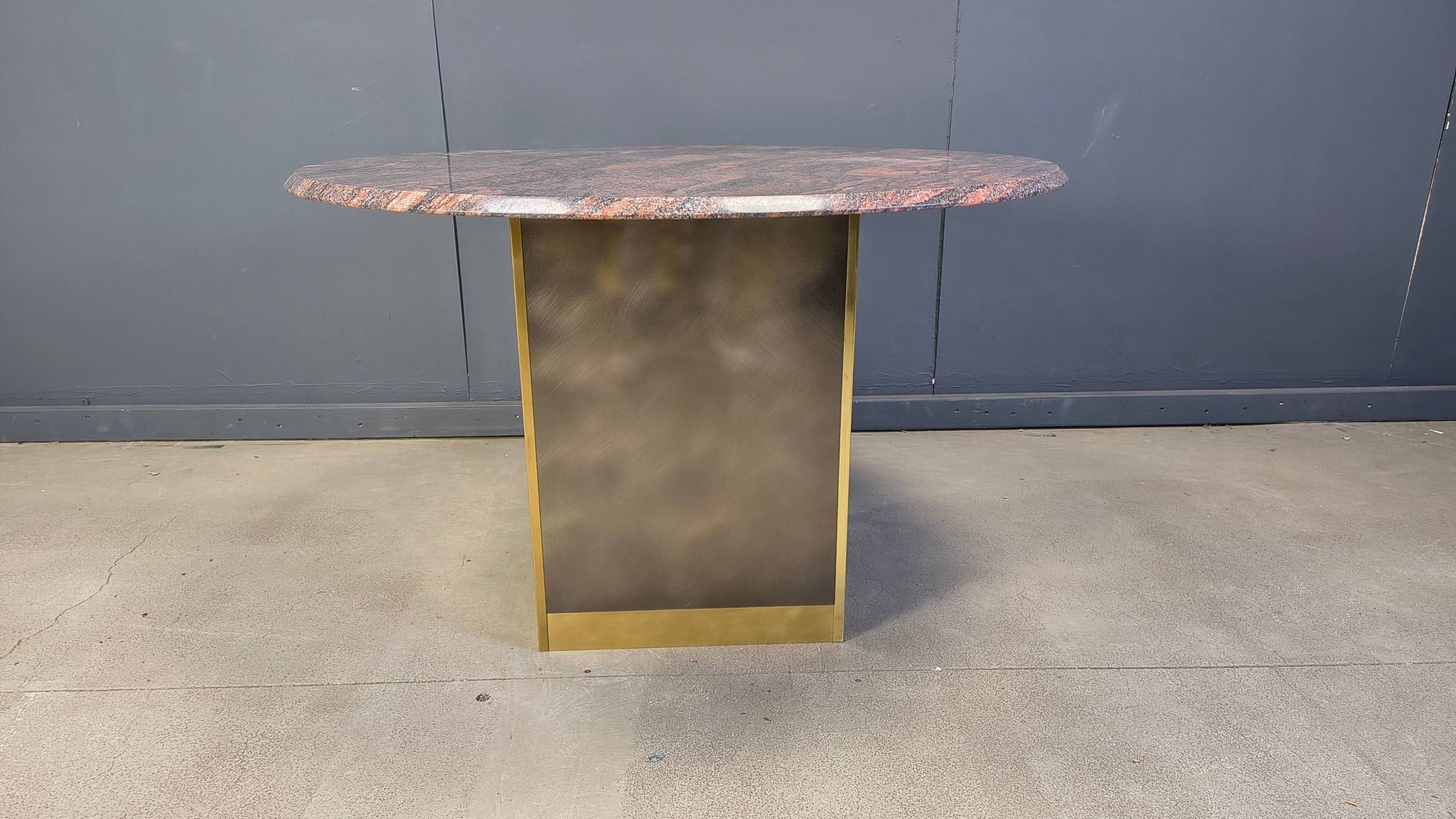 Table centrale en granit et laiton de Belgochrom, années 1970