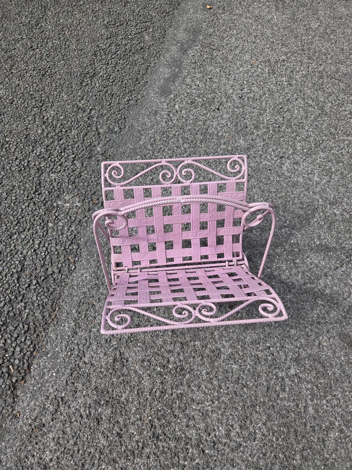 Romantic vintage magazine rack