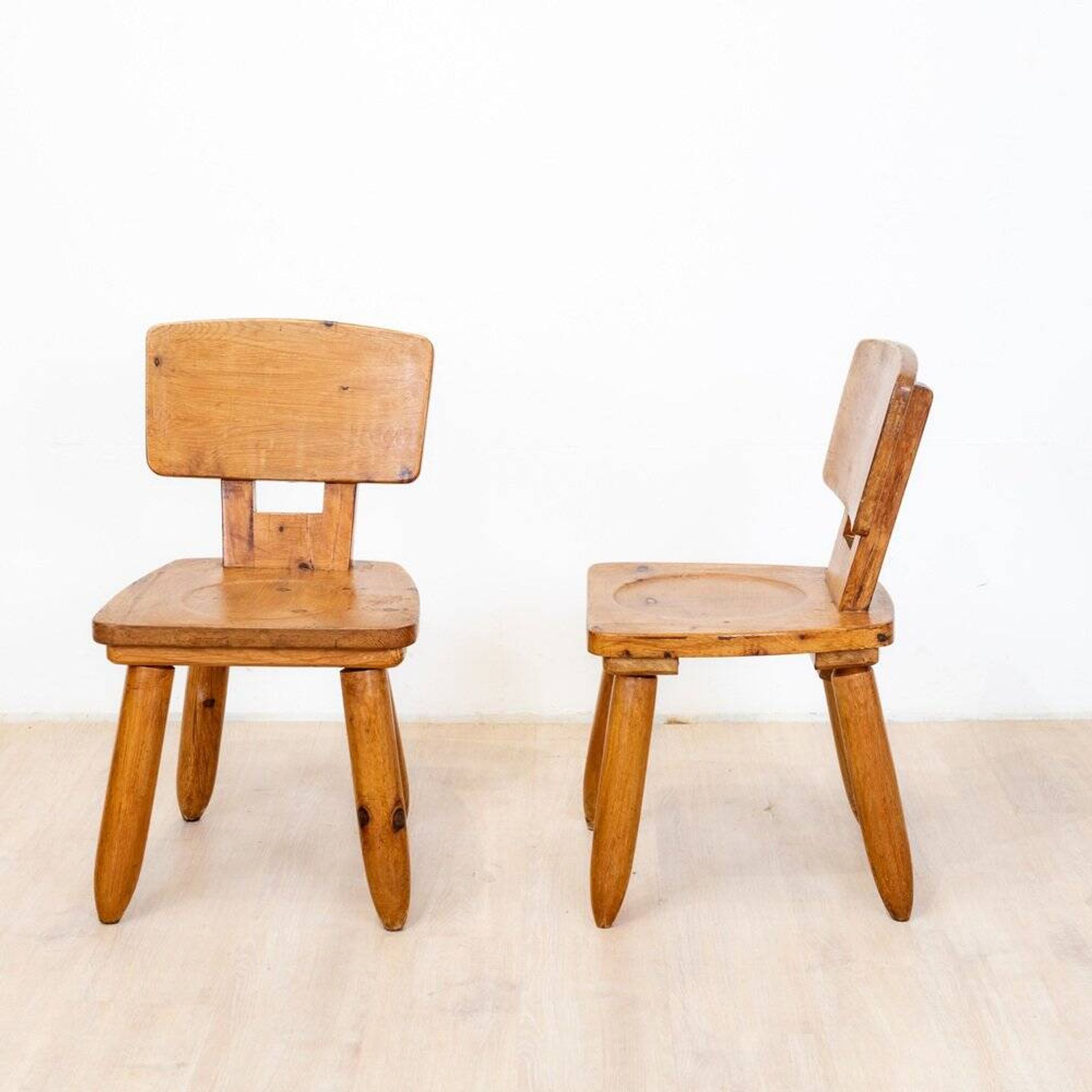 Chaises brutalistes en orme, 1970