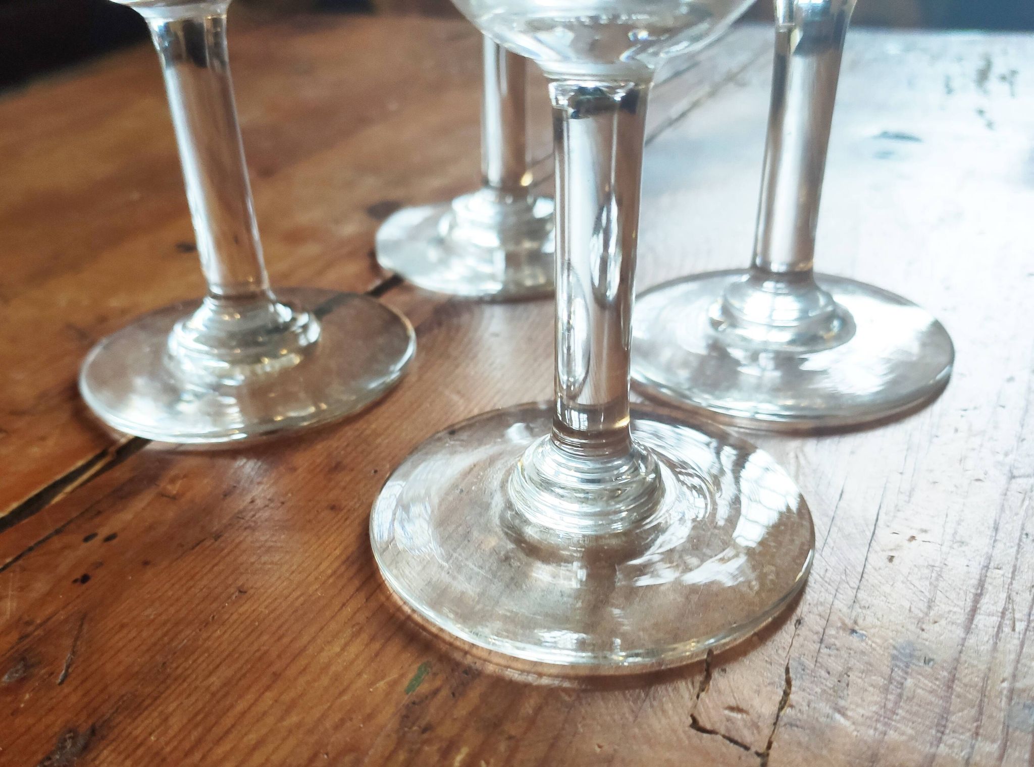 Set of chiseled stemmed glasses