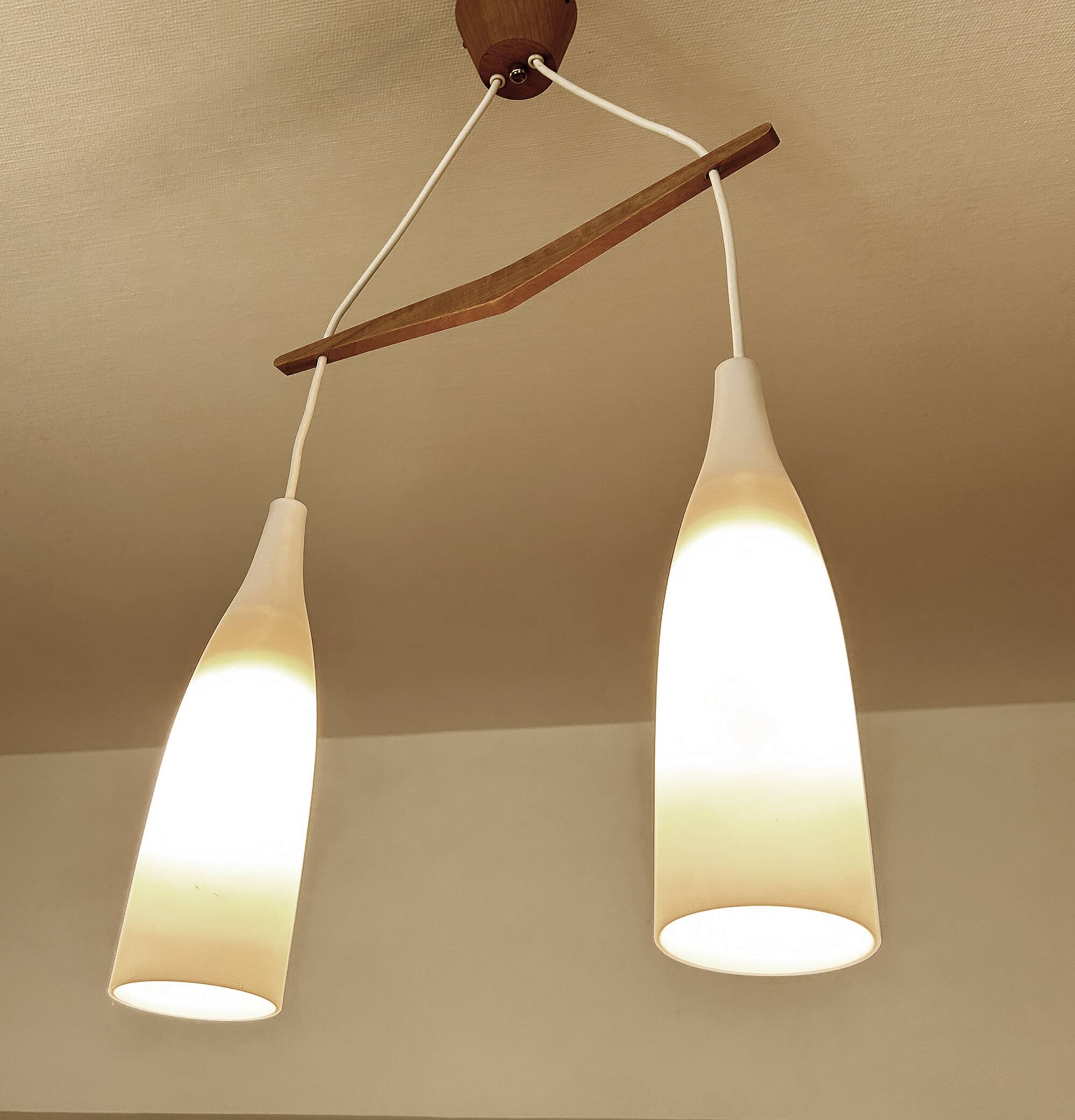 Suspension scandinave du milieu du siècle, verre teck