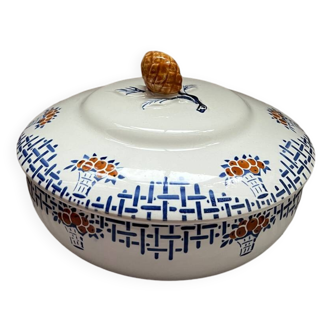 Saint Amand art deco vegetable soup tureen