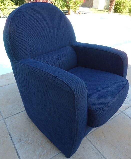 Club armchair upholstered in blue fabrics –Excellent condition-