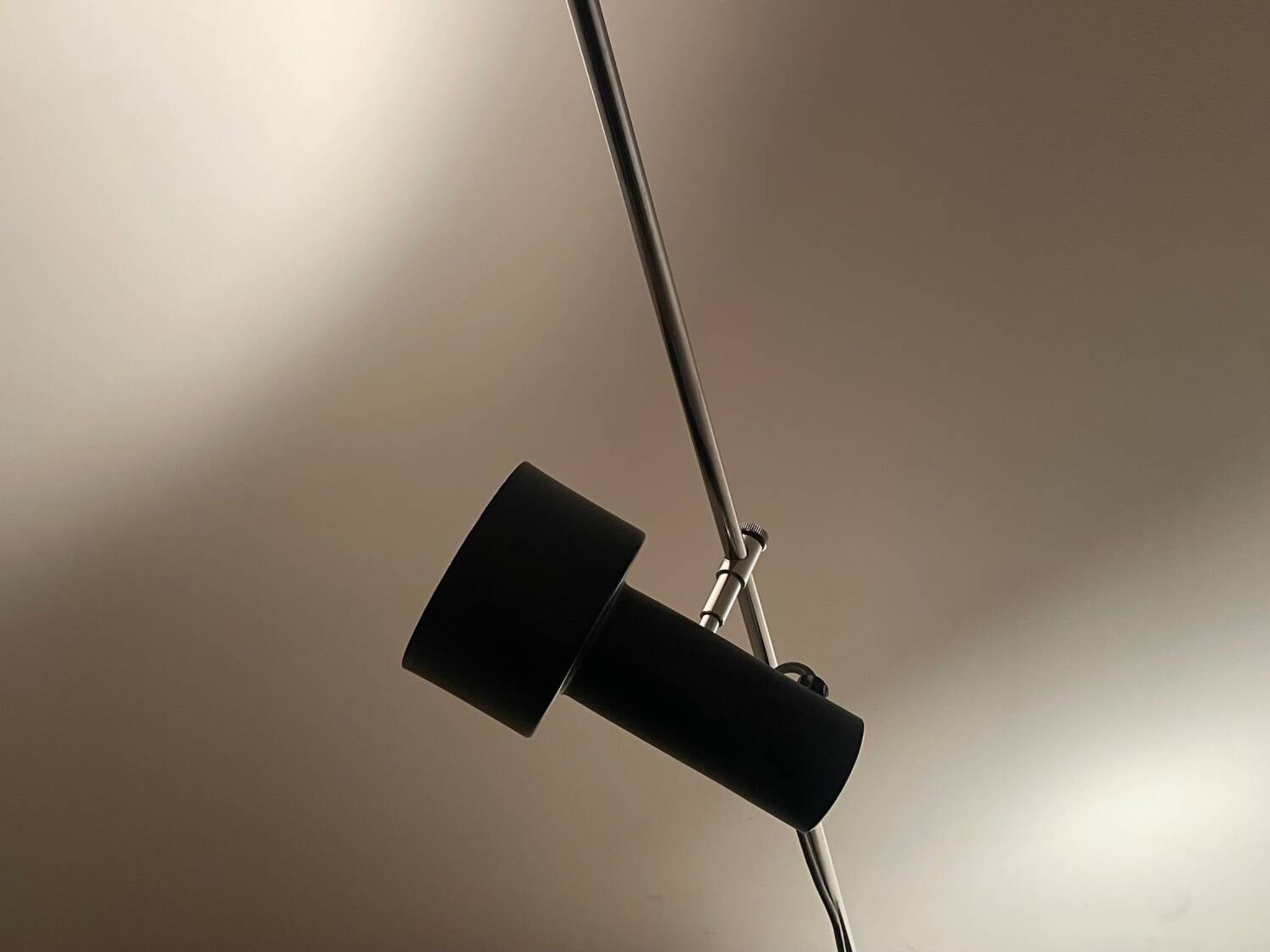Lampe orientable de lecture 1960