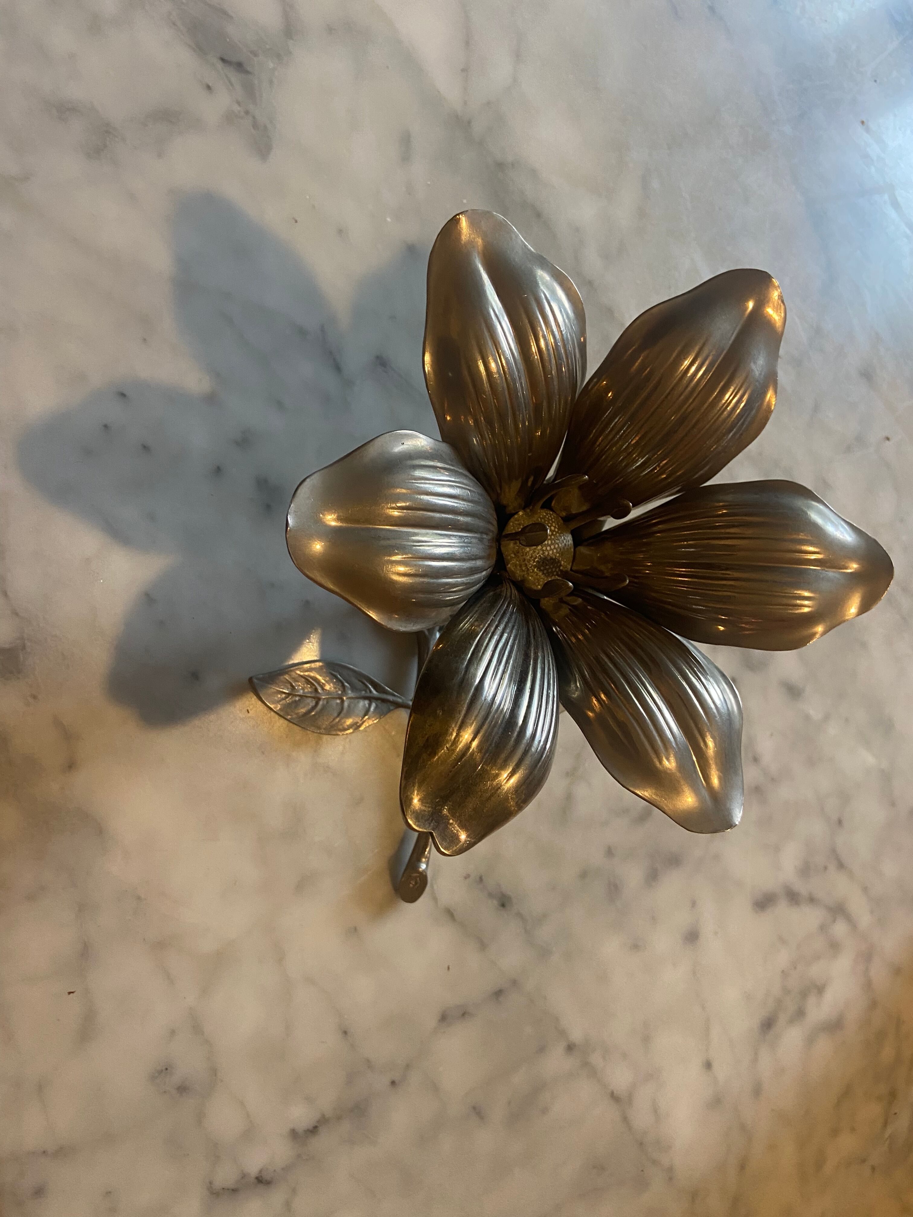 Vintage flower ashtray