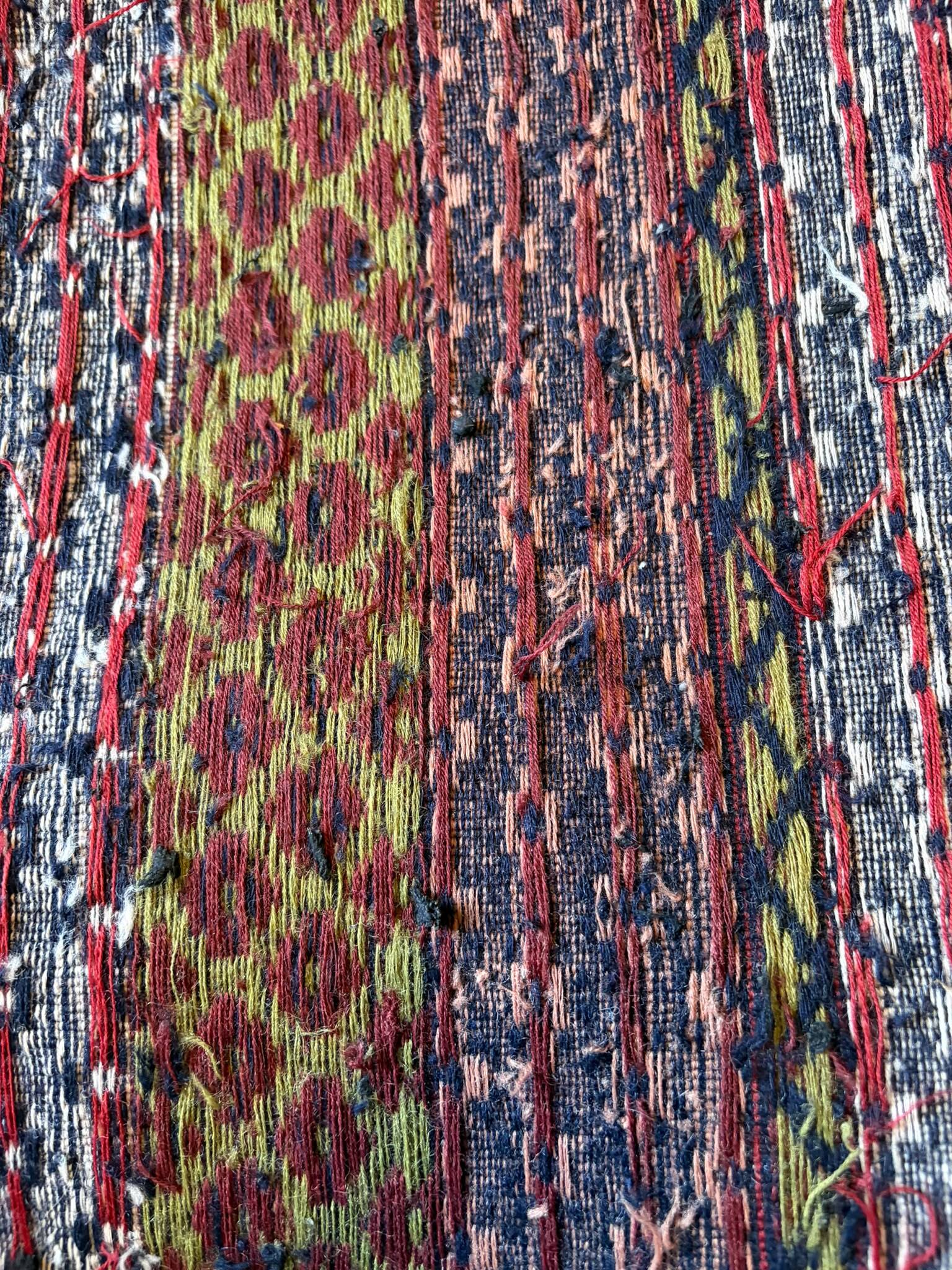 Tapis afghan artisanal réalisé à l’aiguille – 175 × 135cm