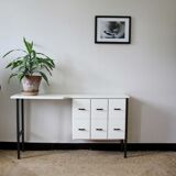 Vintage buffet in Tirois