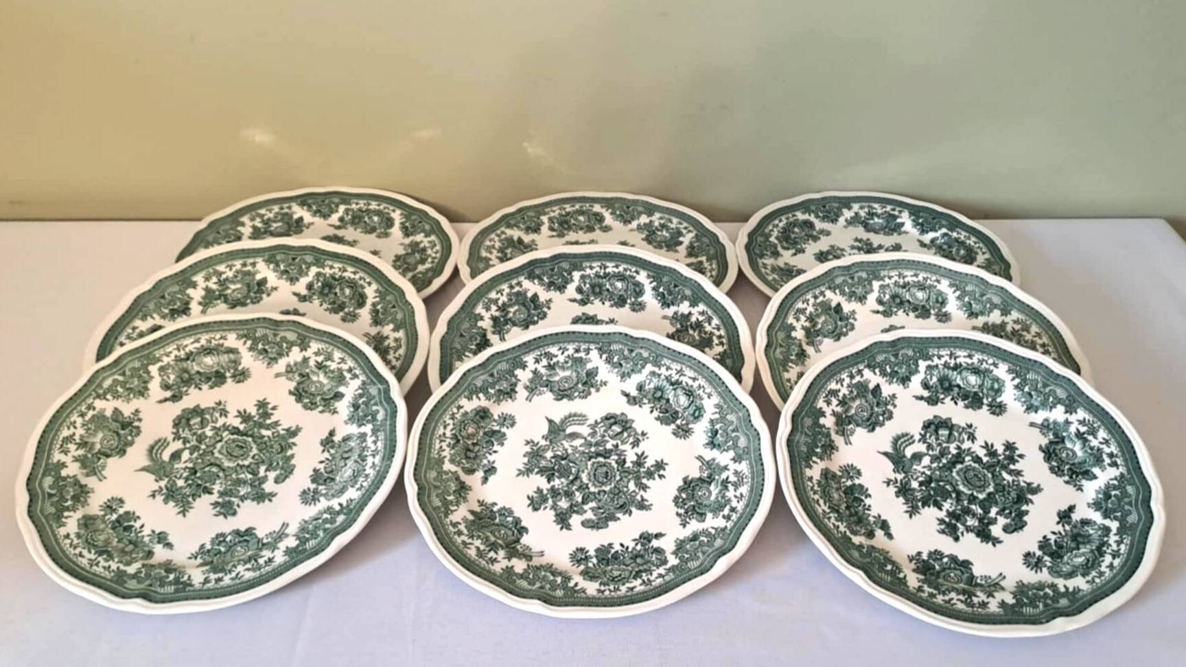 9 Villeroy and Boch dessert plates
