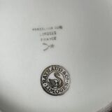 Porcelain pot with equestrian decoration