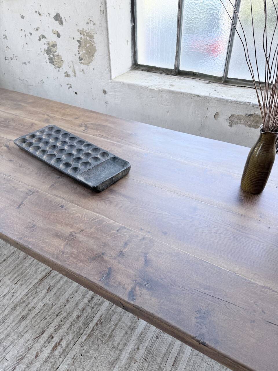 XL farmhouse table in solid oak, brutalist style, 20th century.