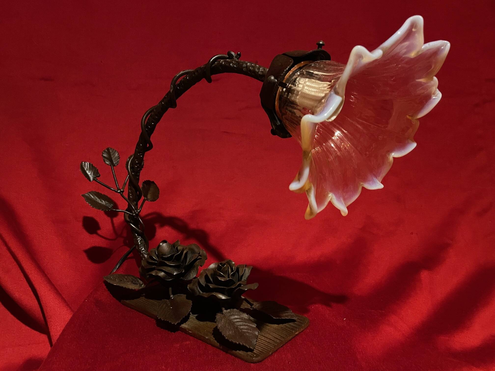 Art Deco lamp, wrought iron and opalescent tulip, 1940s-1950s