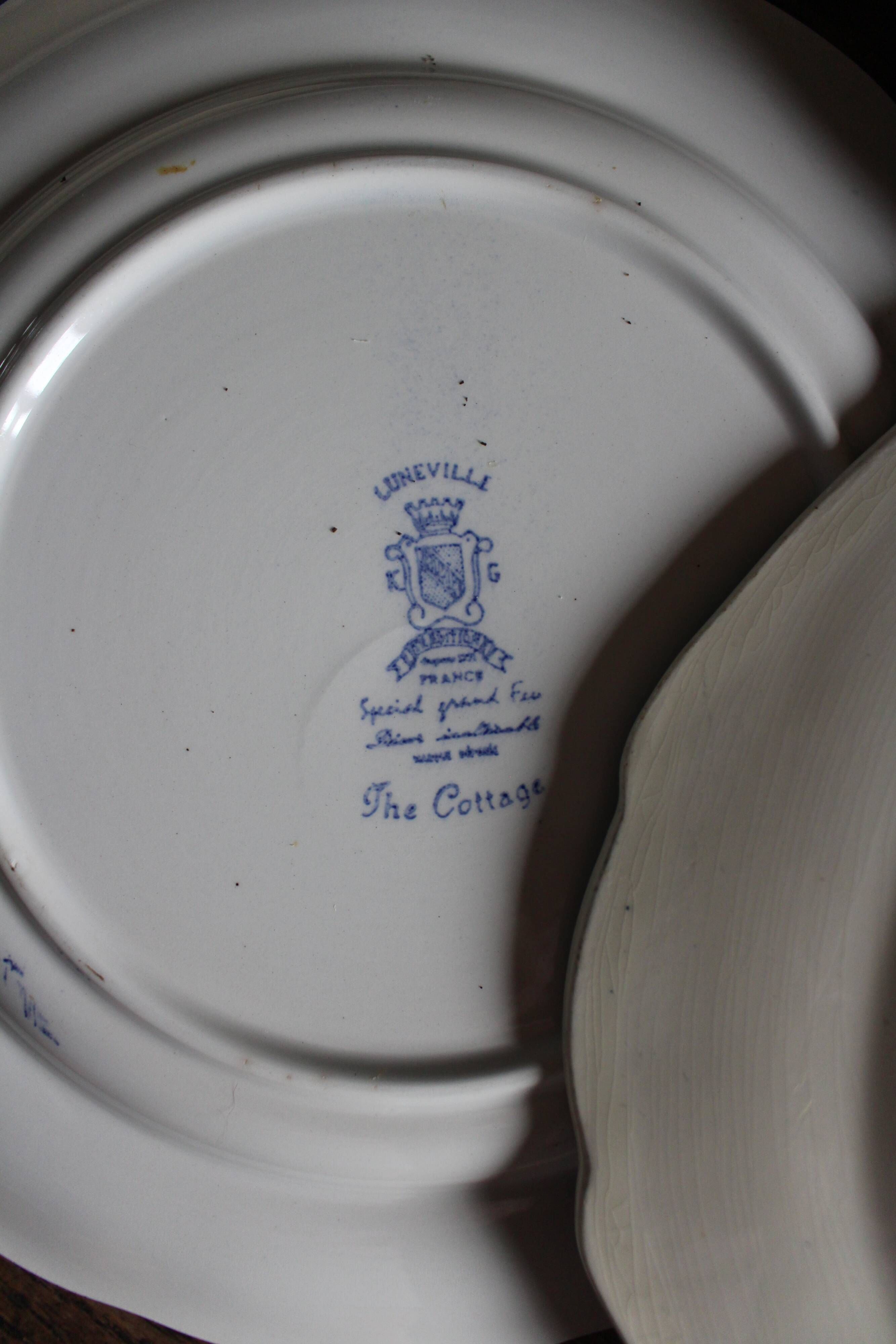 A set of 6 flat plates pairs Sarreguemines Lunéville Blue Flowers.