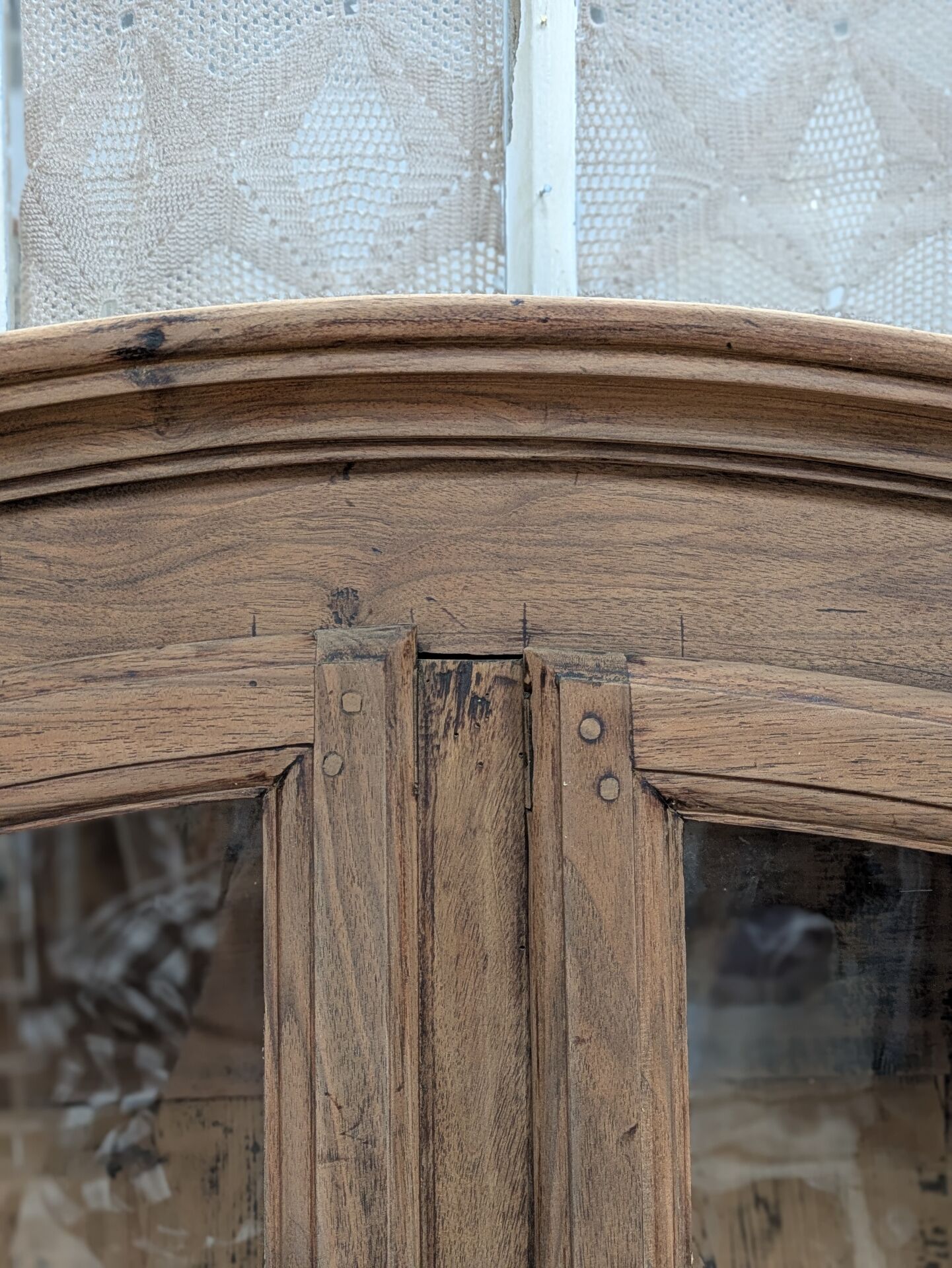 Vitrine brute Louis XV