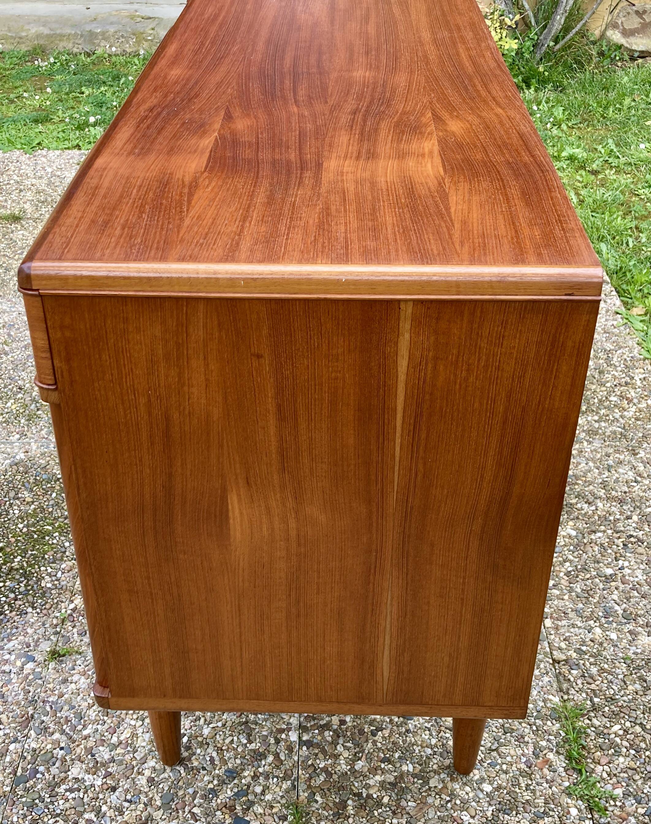 Enfilade by Johannes Andersen