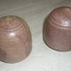 Salt and pepper service in purple-parma ceramic