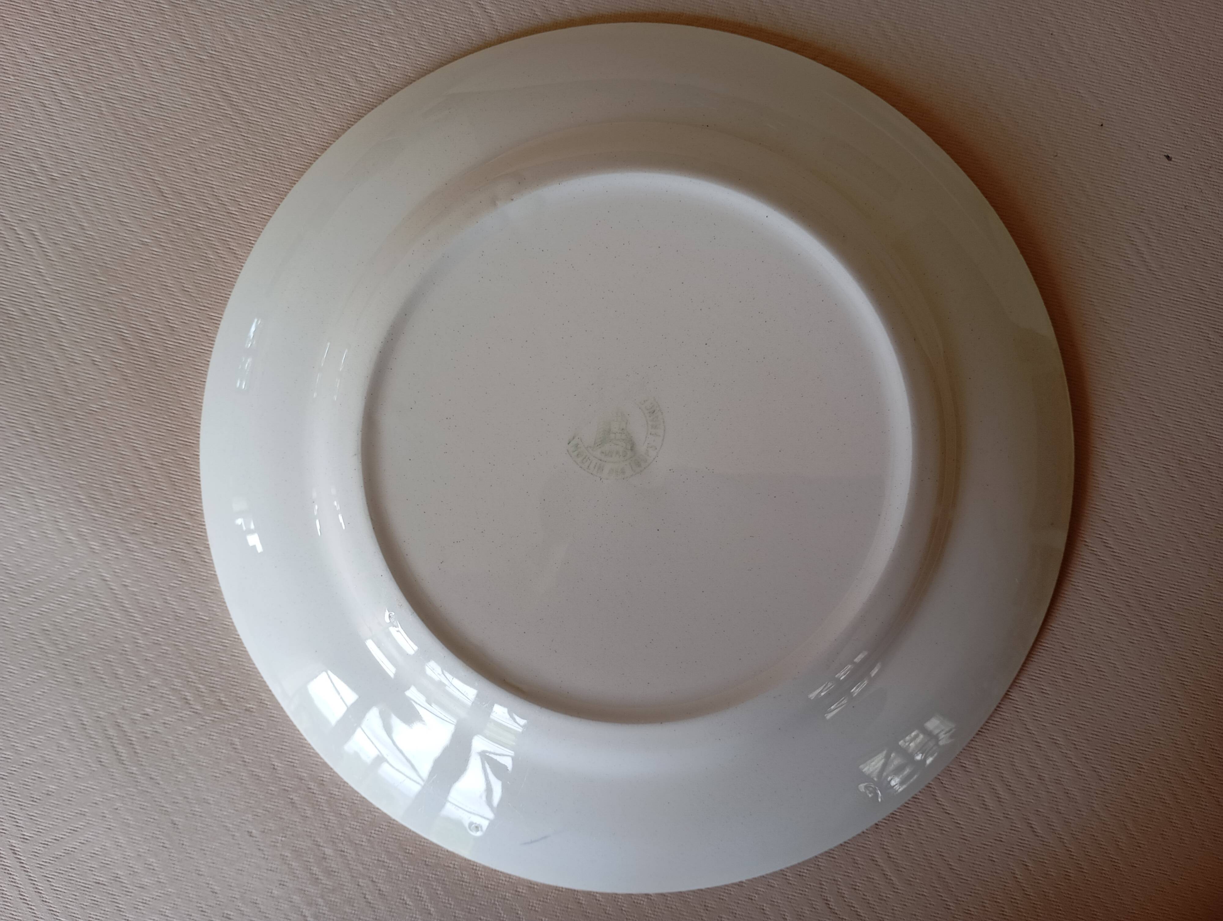 2 Moulin des Loups yellow “Tablecloth” plates