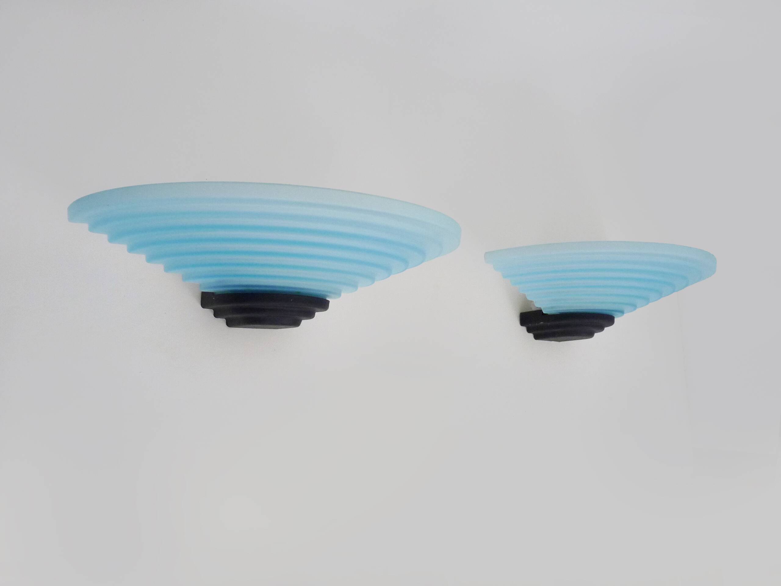 Pair of AV Mazzega wall lights in blue Murano glass. 1980s