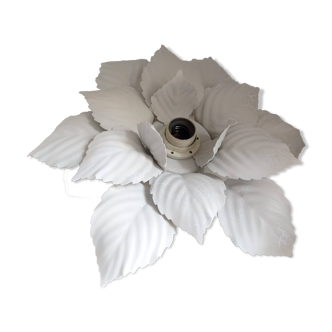Leaf-shaped metal wall light