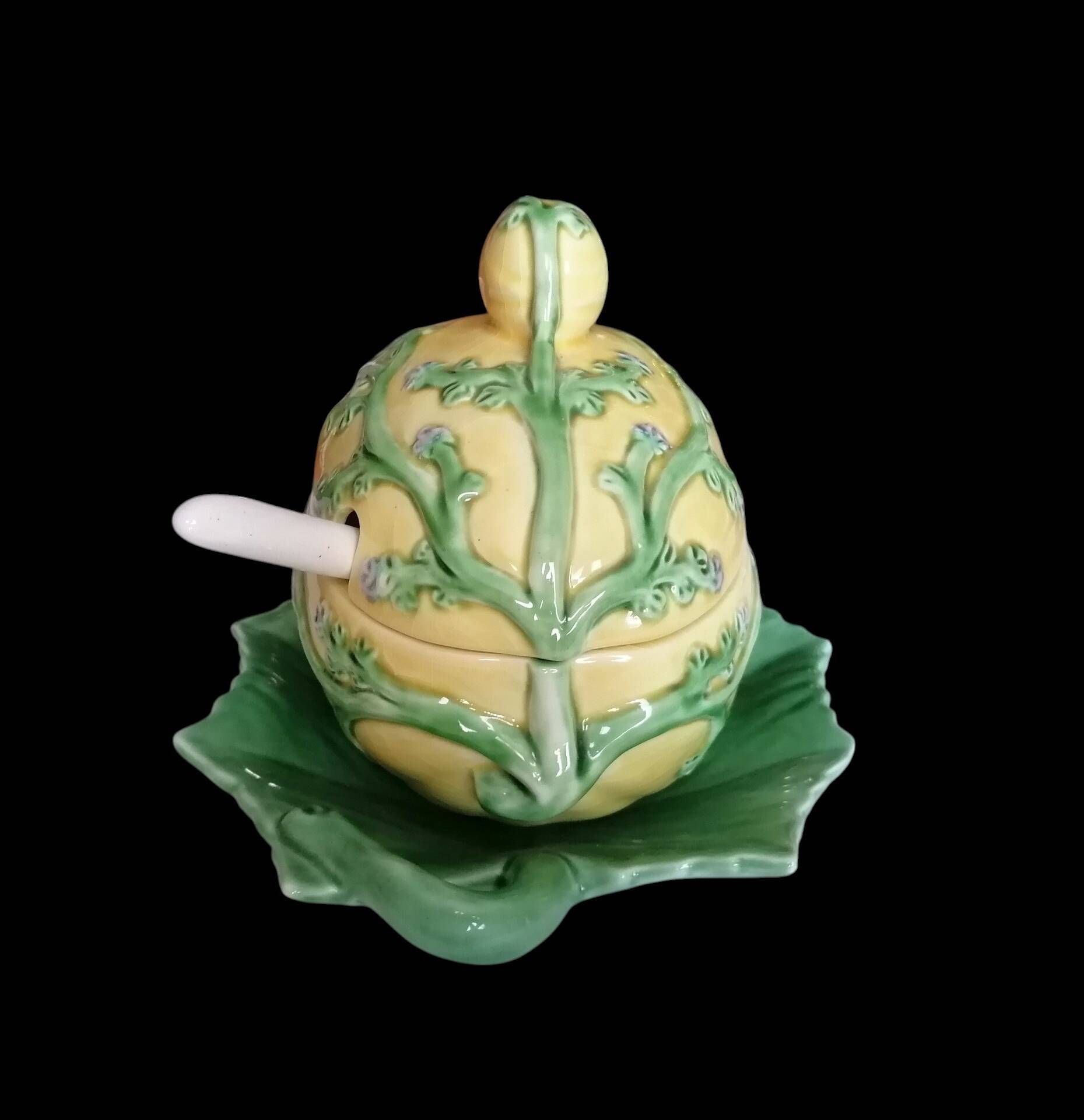 Bordallo Pinheiro covered dish