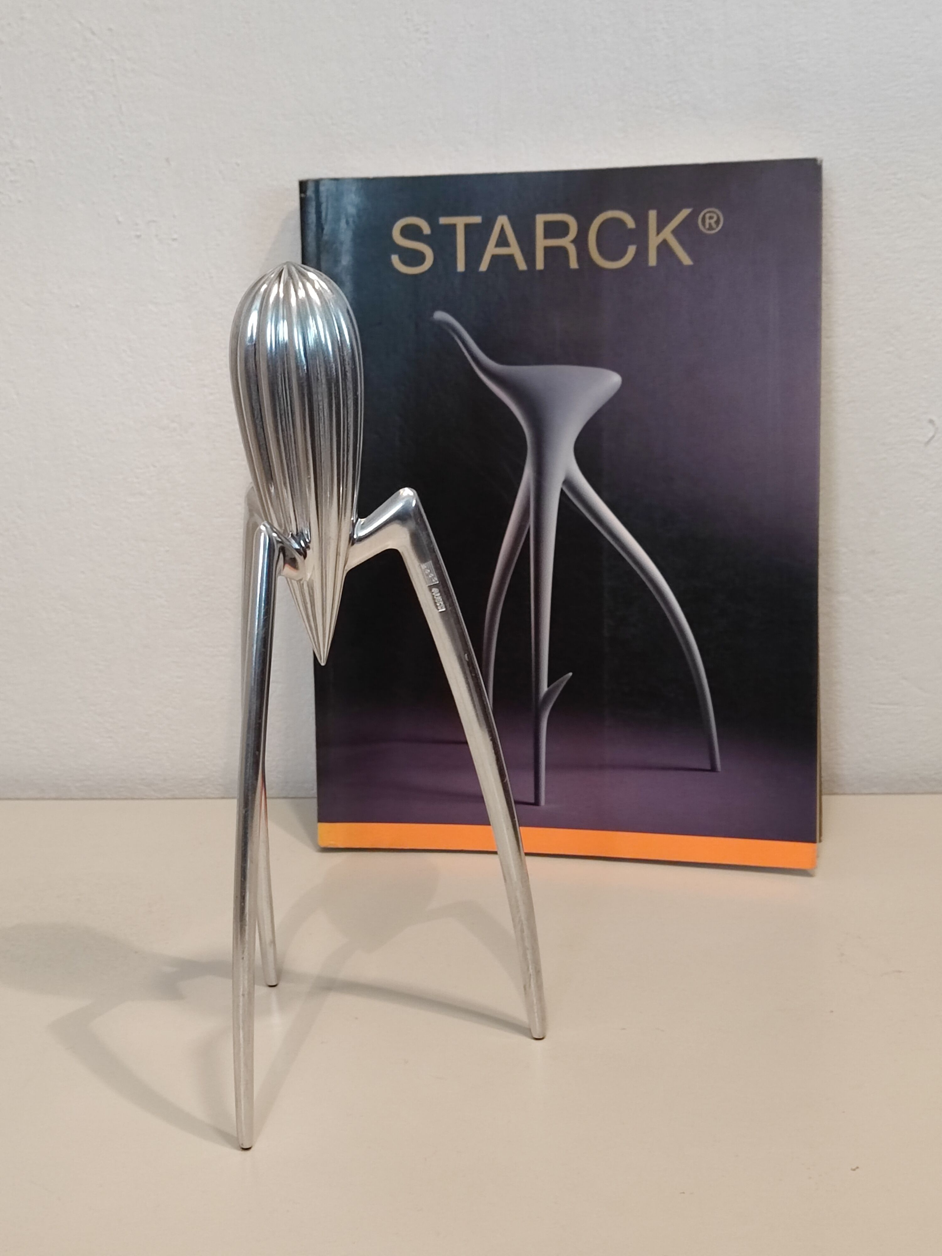 Citrus press " juicy Salif " by Philippe Starck.
