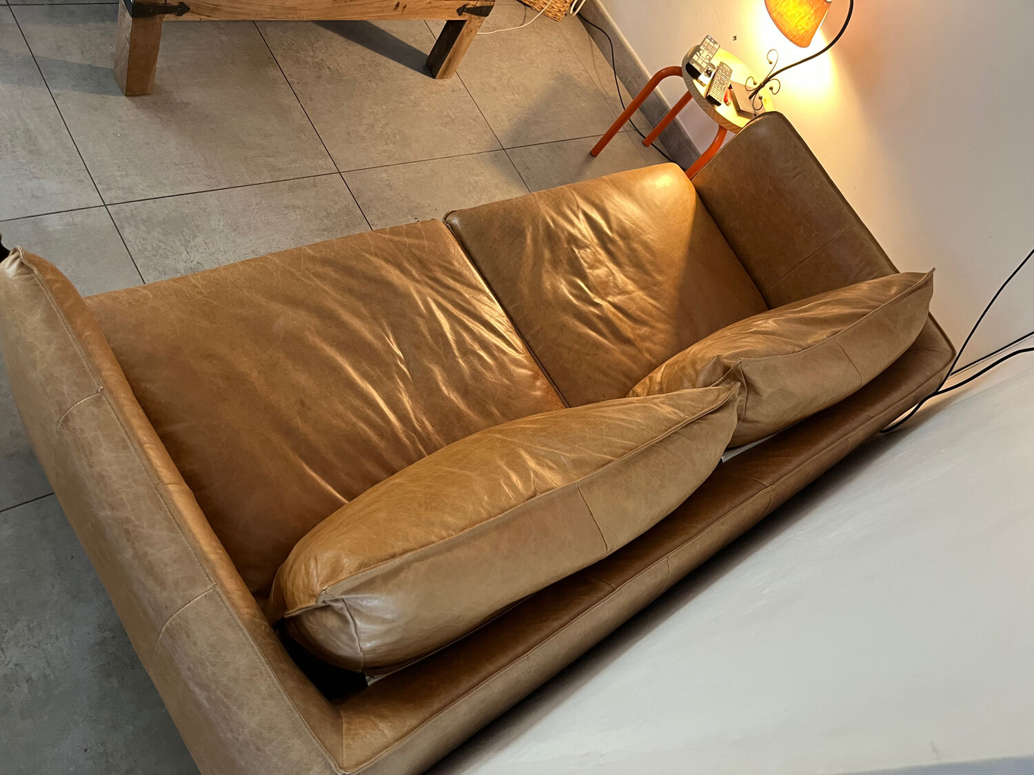 Canapé en cuir camel