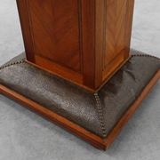 Table d'appoint ovale Art Déco en noyer avec plateau en marbre par De Coene, Belgique