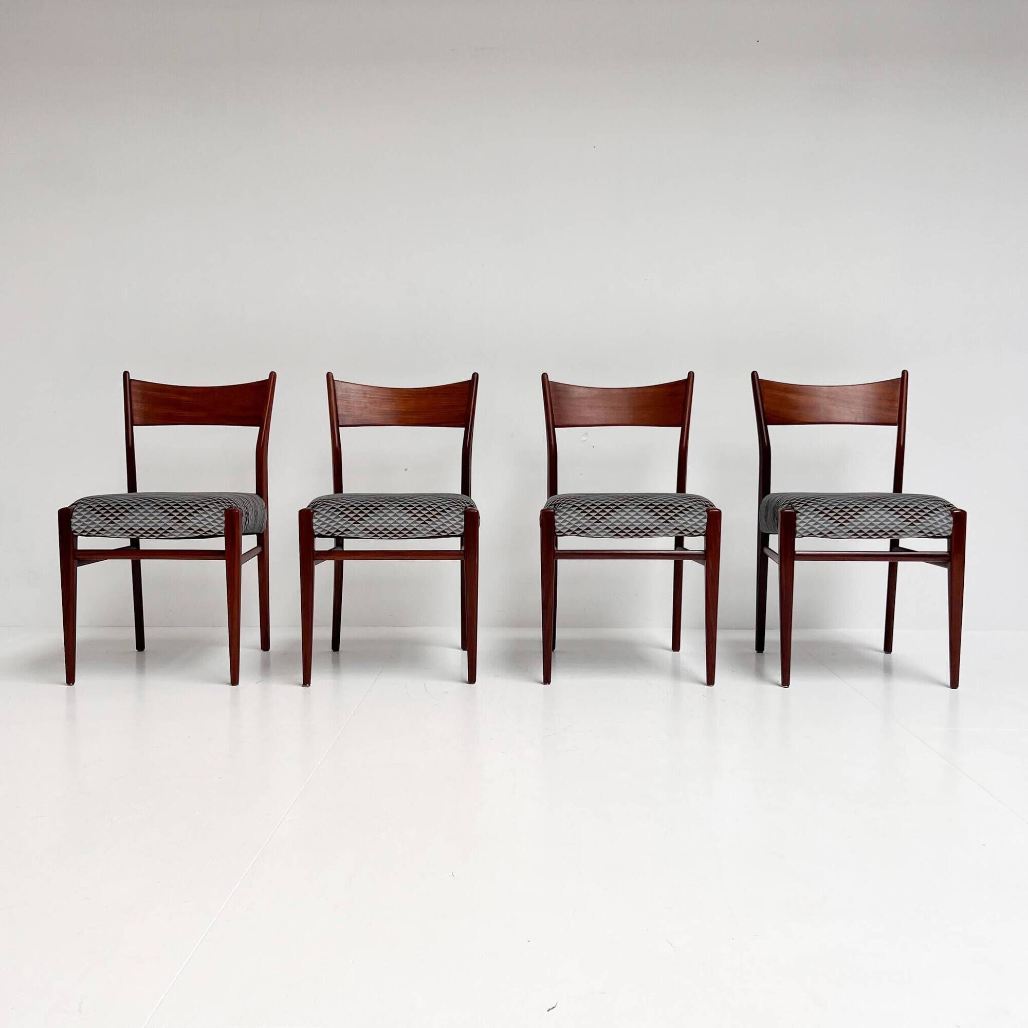 Ensemble de 4 chaises SA10 par Cees Braakman pour Pastoe, années 1960.