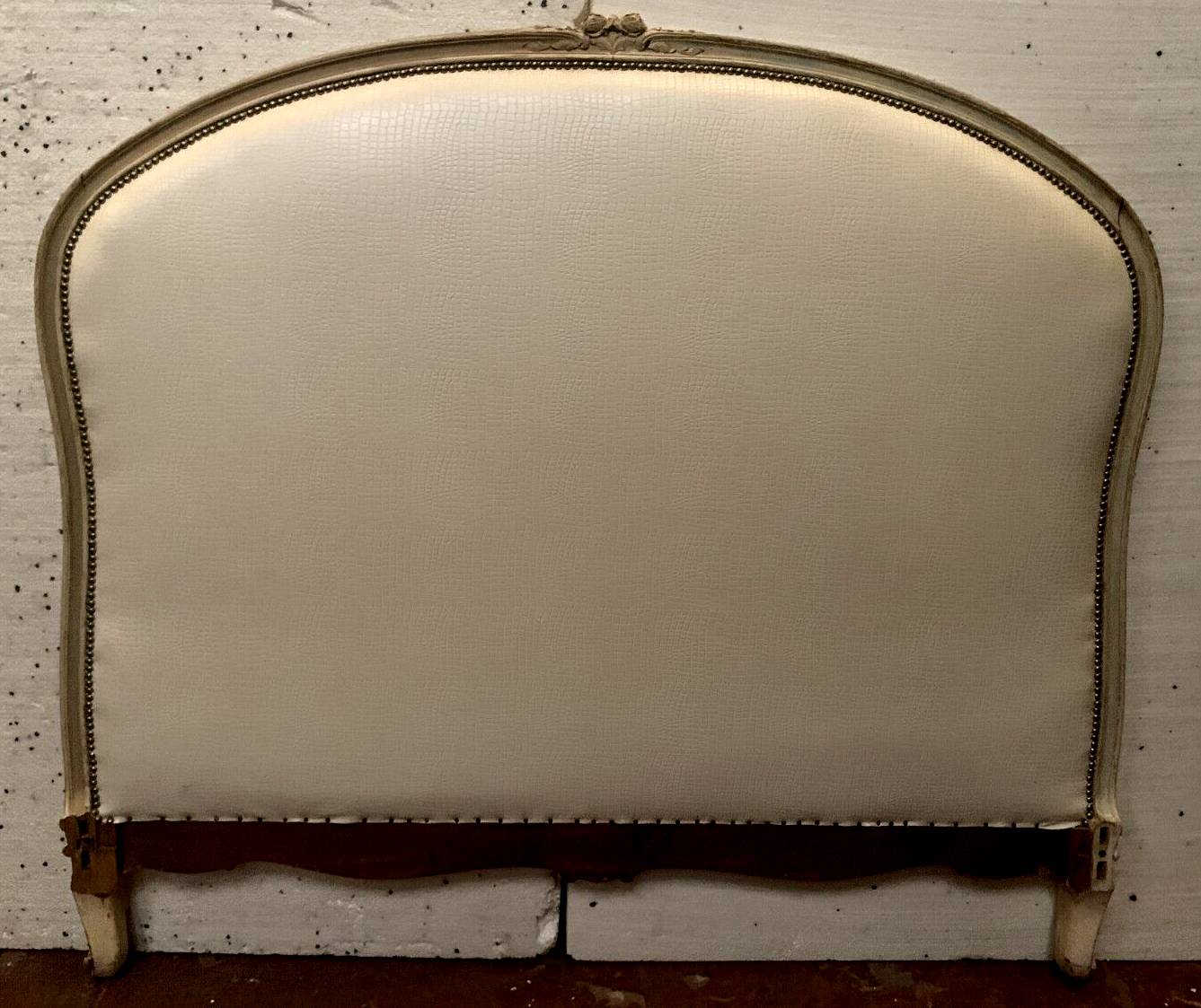 Louis XV style bed in 20th century patinated beech