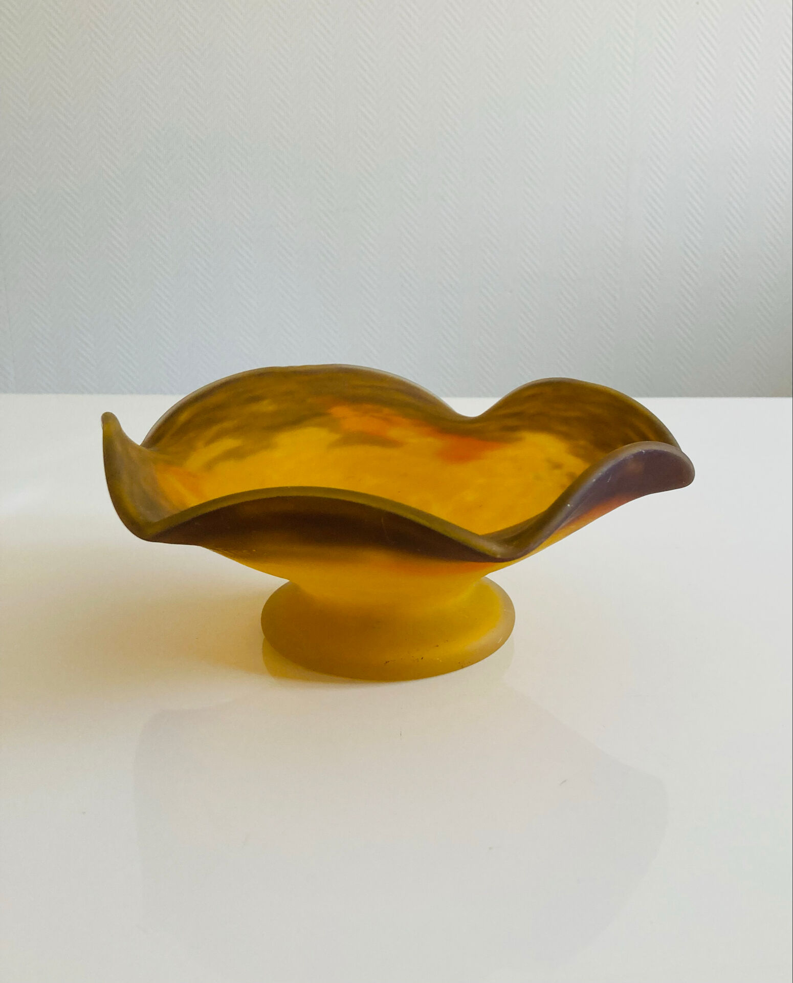 Glass footed coupe Nuagé signed by Muller Frères Lunéville.