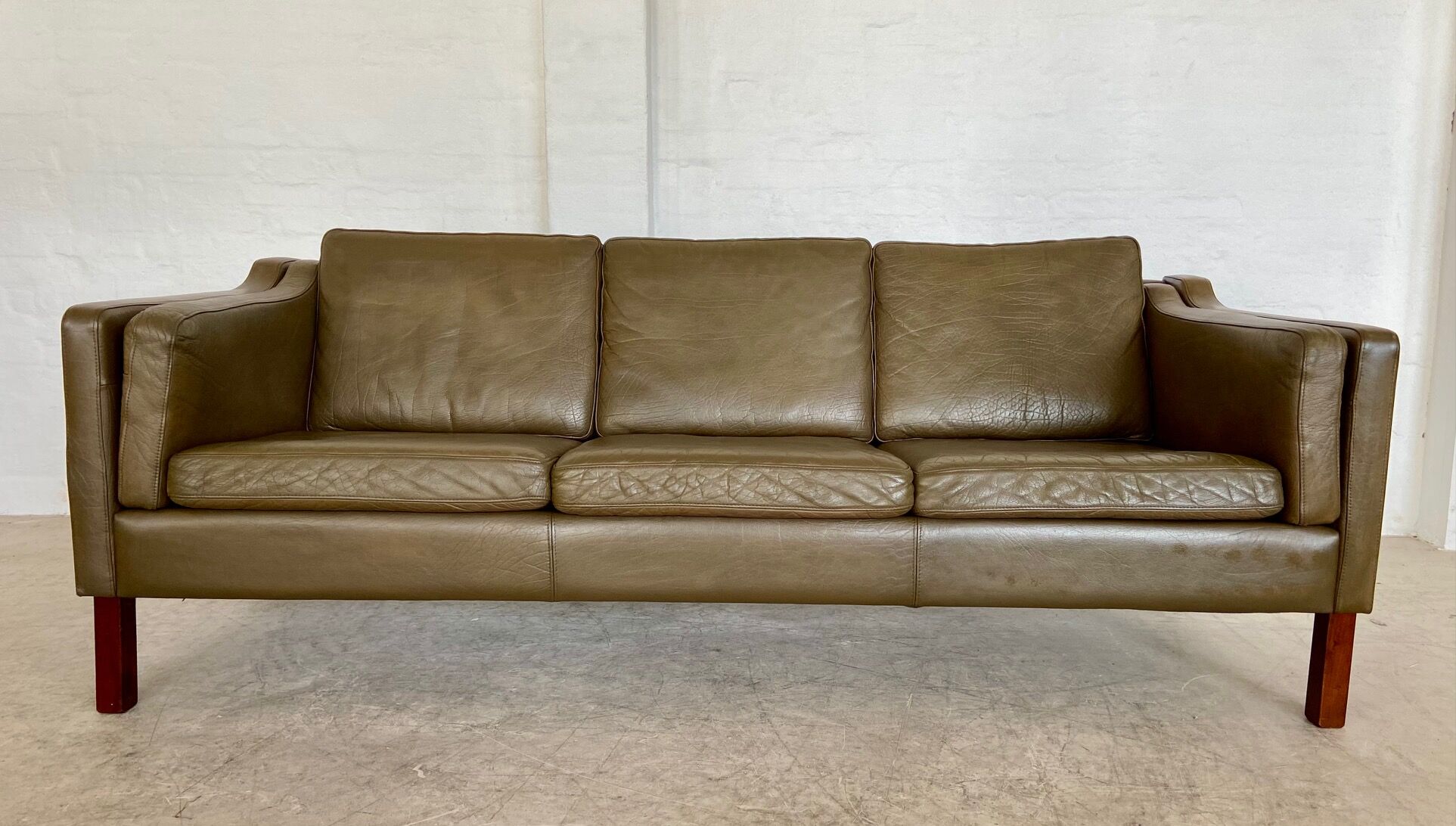 Canapé en cuir vert olive de Mogens Hansen, vintage danois des années 1960, pour 3 personnes.