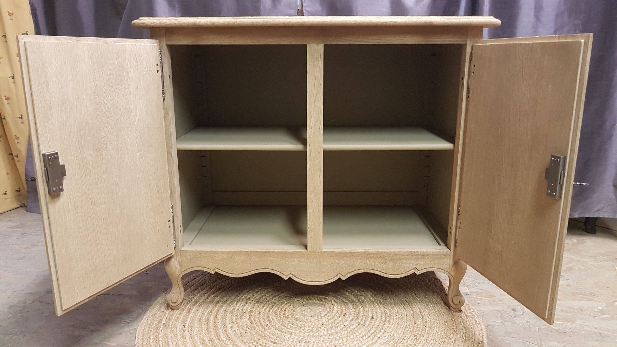 Old 2-door chest of drawers in air-coated oak, to be painted or varnished.